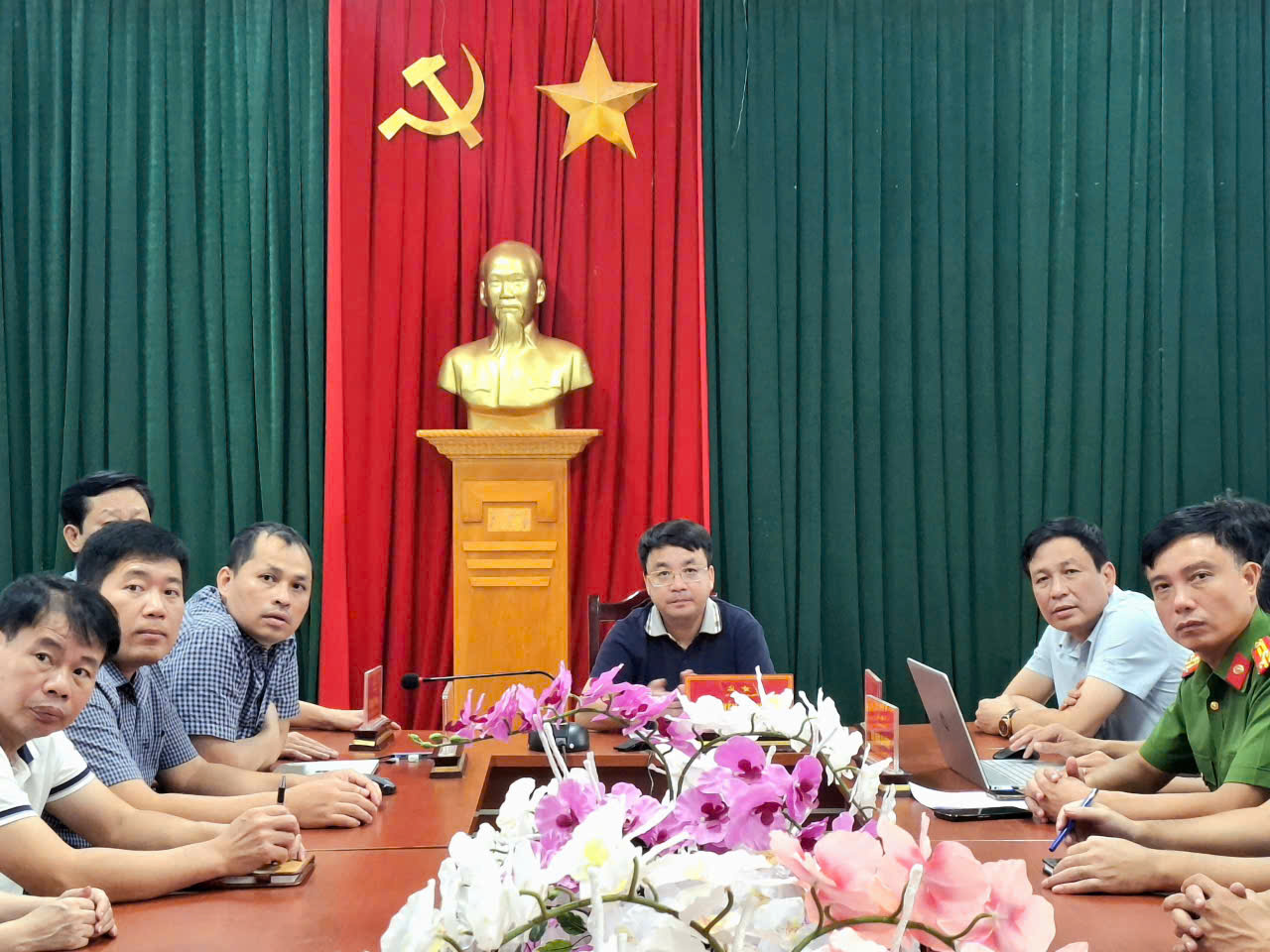 Anh-tin-bai