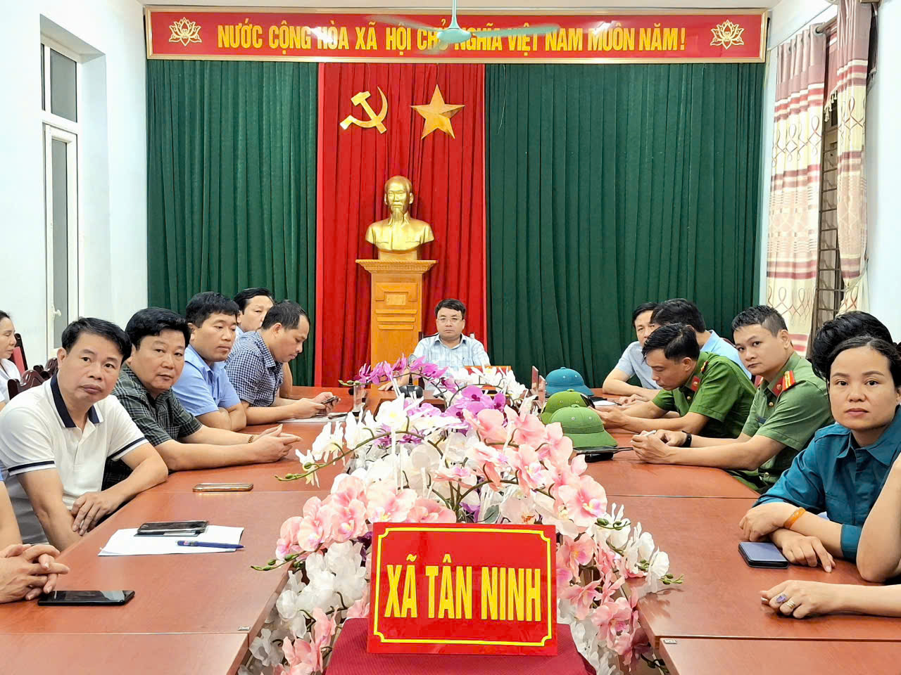 Anh-tin-bai
