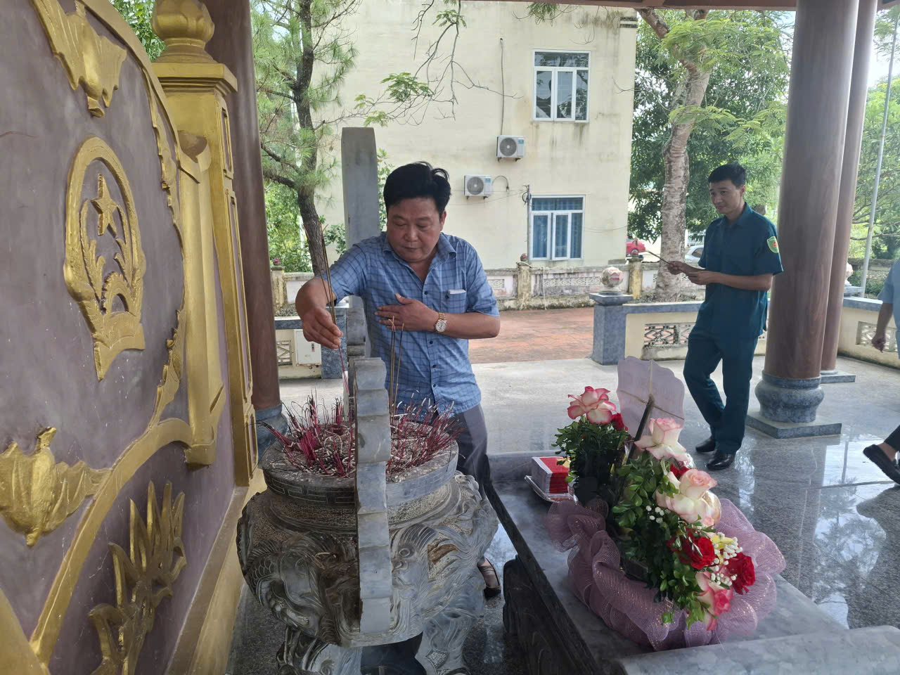 Anh-tin-bai