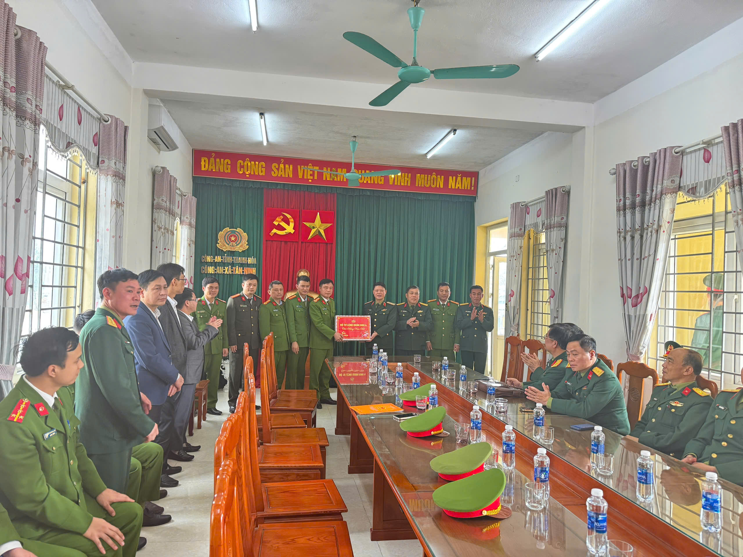 Anh-tin-bai