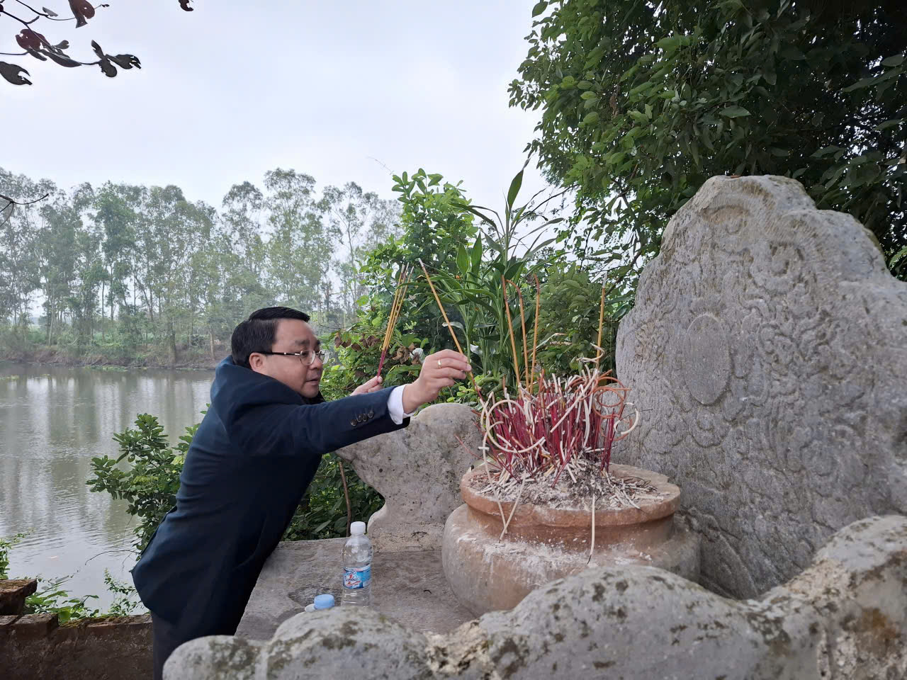 Anh-tin-bai