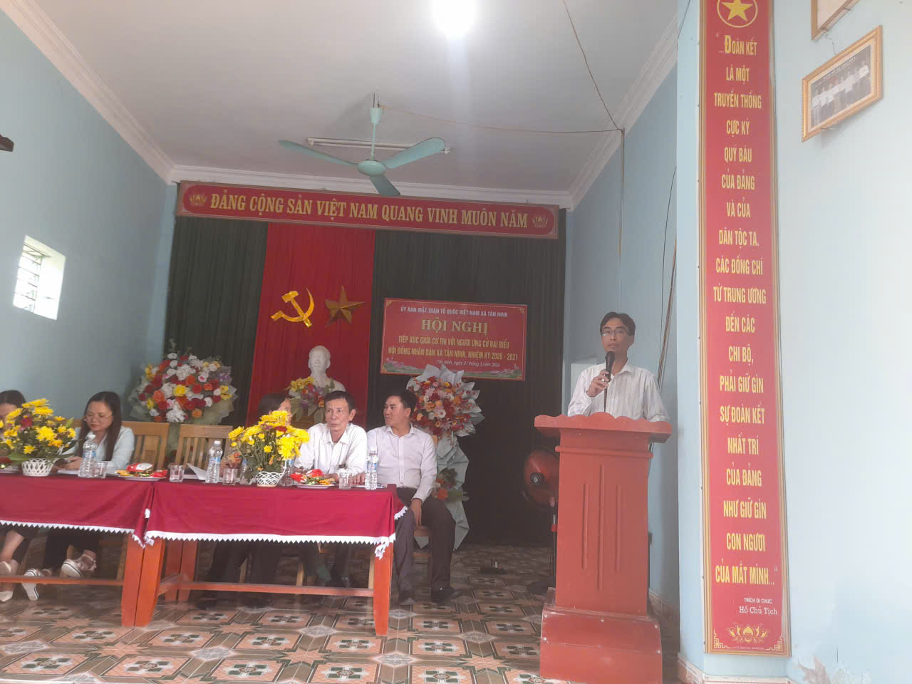 Anh-tin-bai