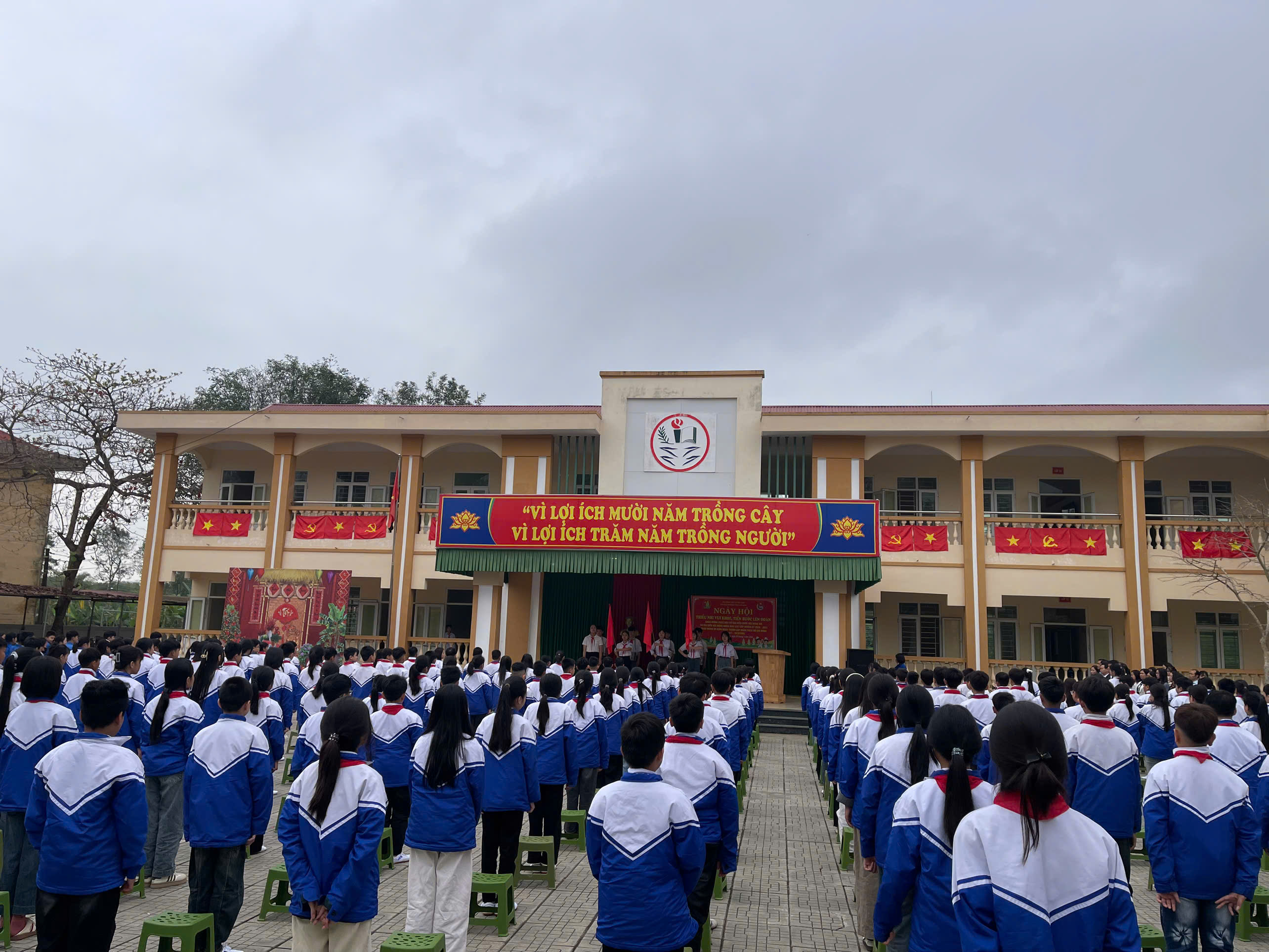 Anh-tin-bai