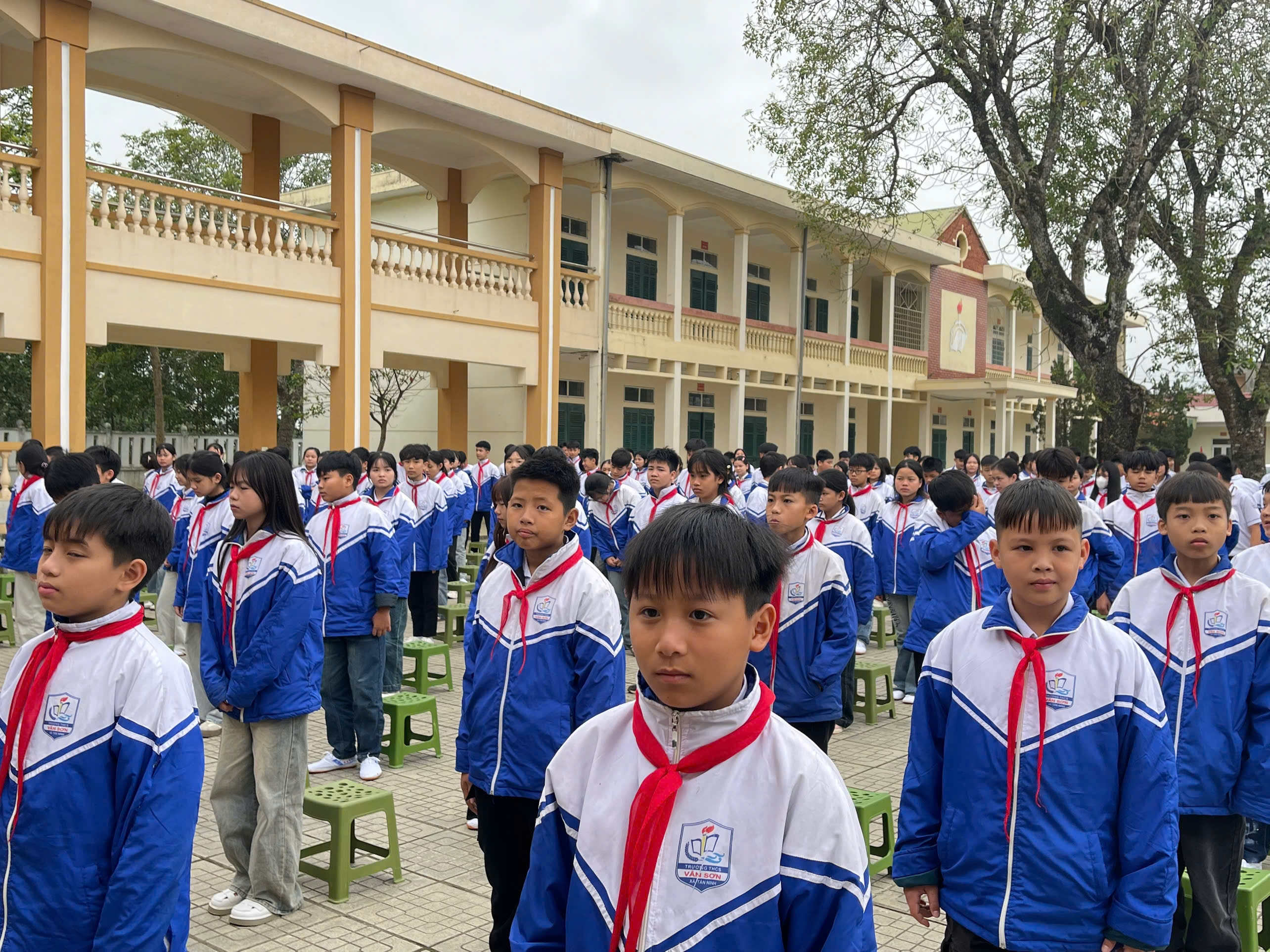 Anh-tin-bai