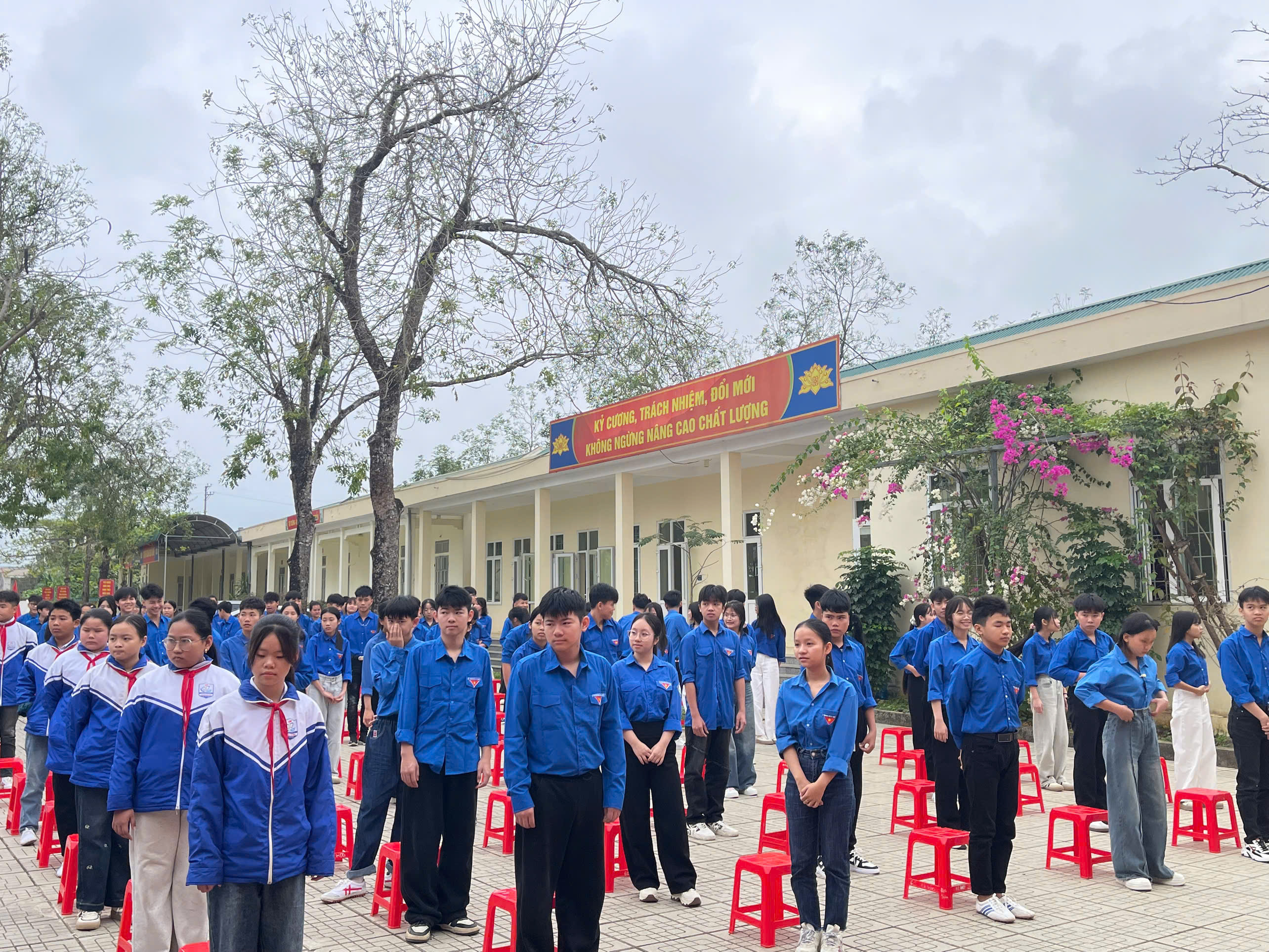 Anh-tin-bai
