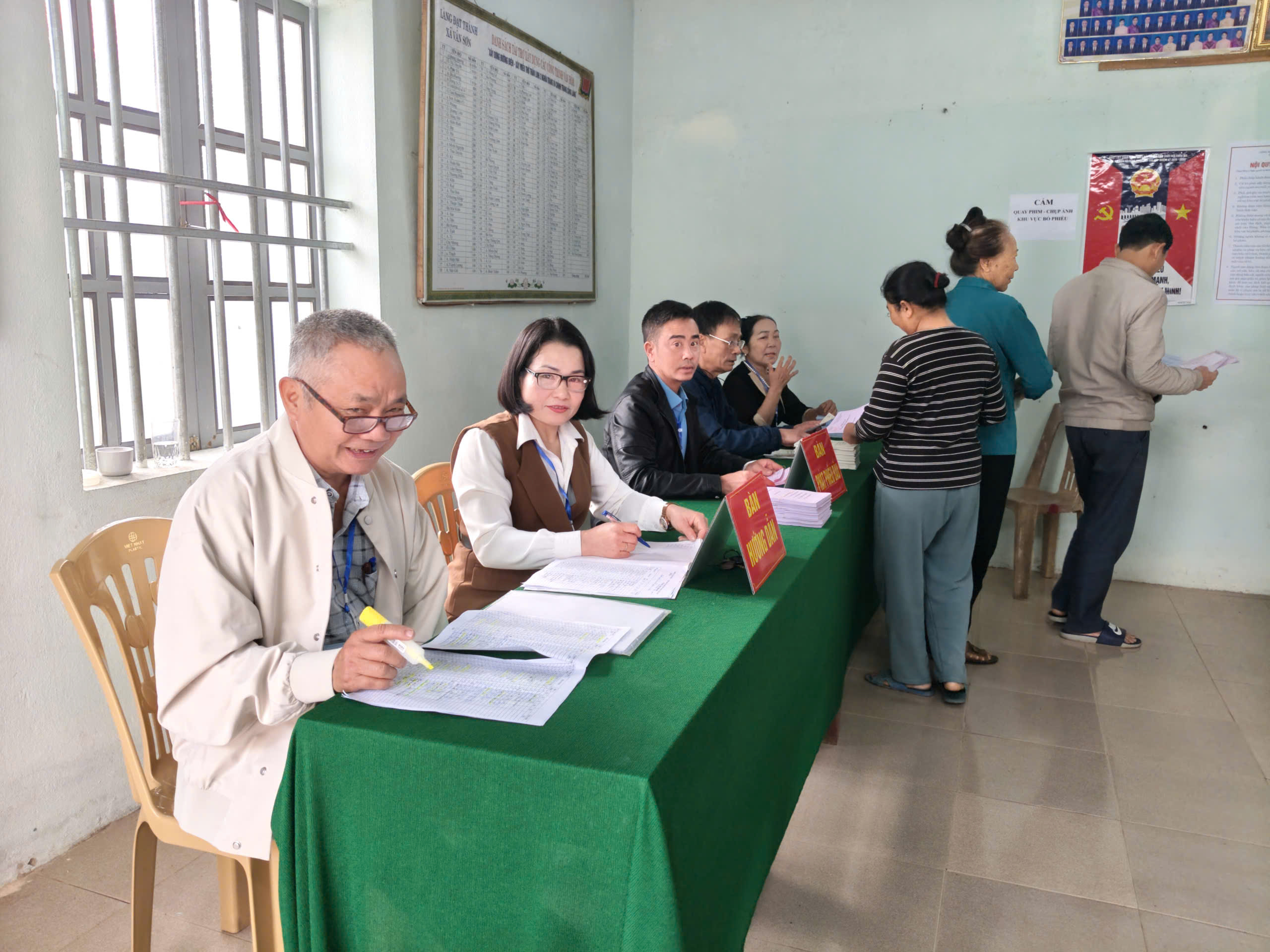 Anh-tin-bai