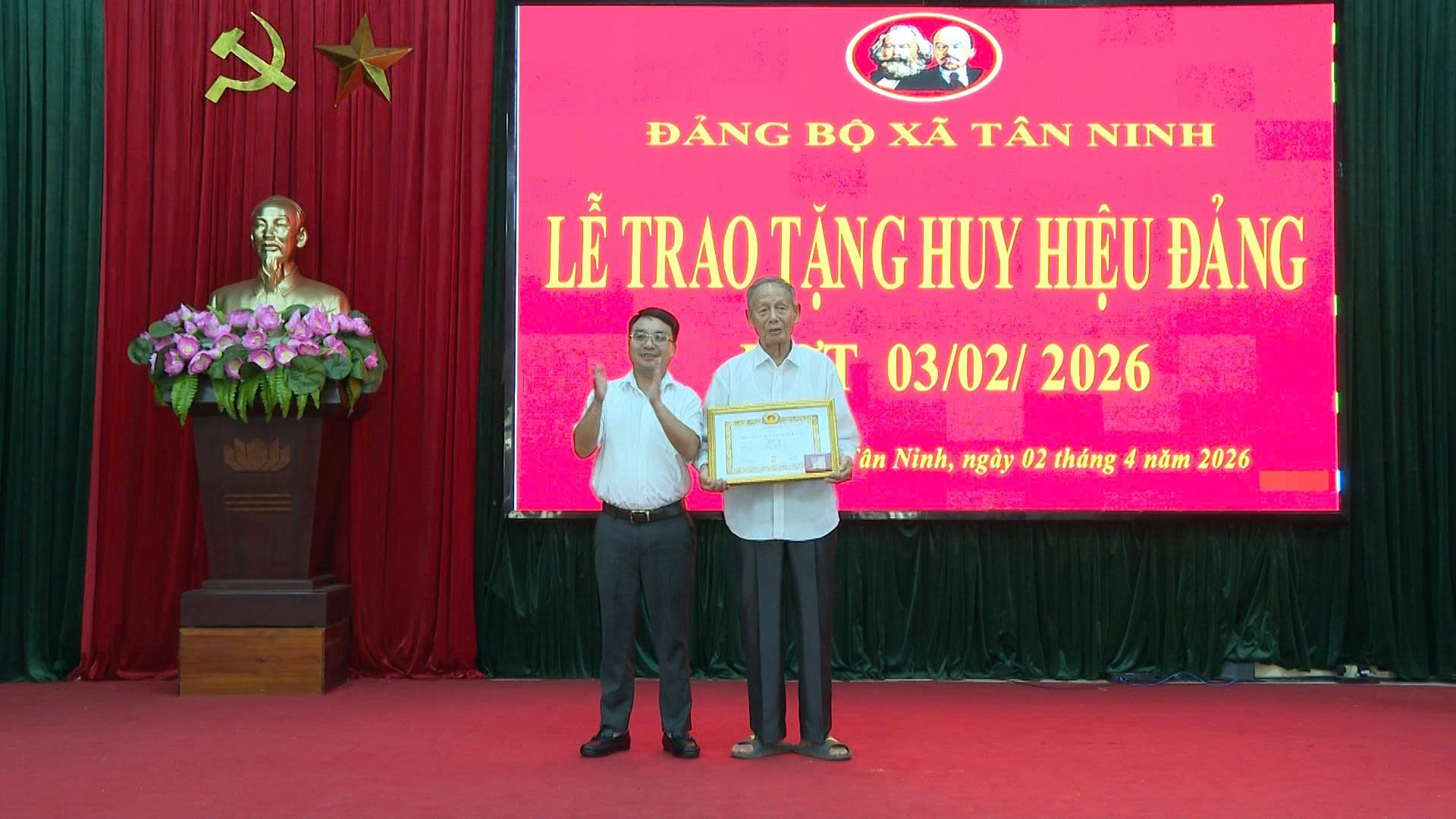 Anh-tin-bai