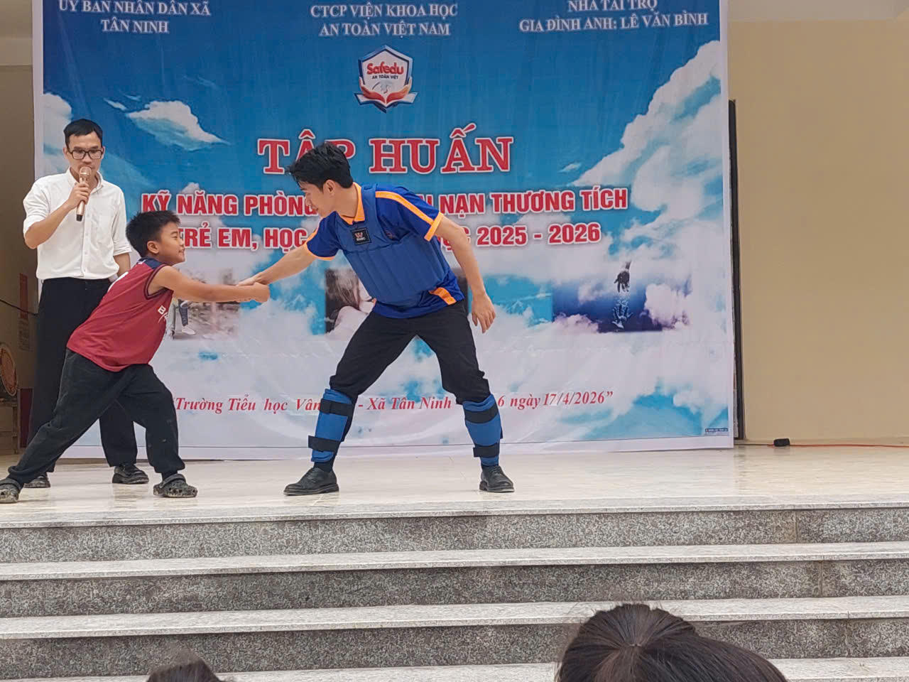 Anh-tin-bai