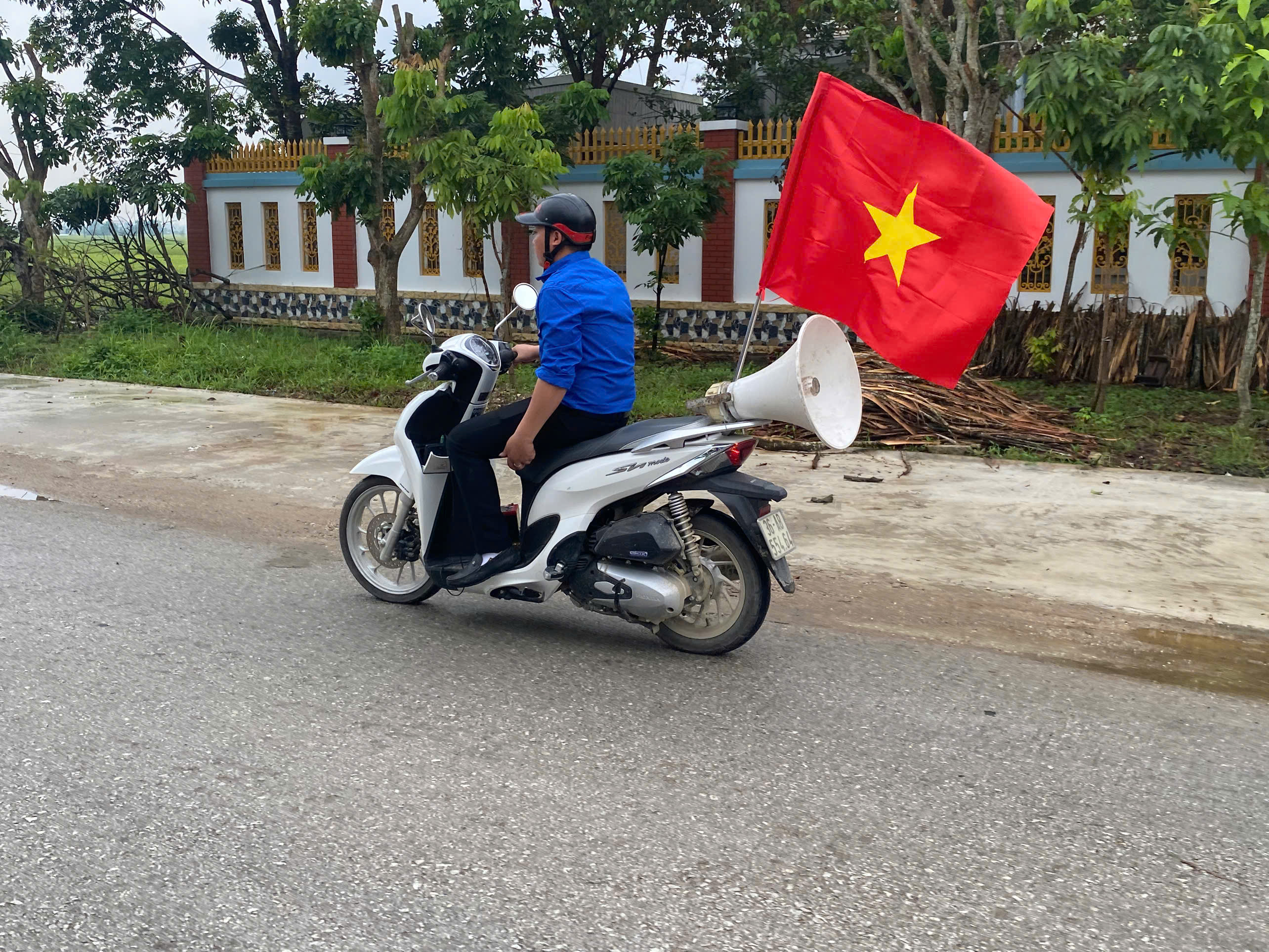 Anh-tin-bai
