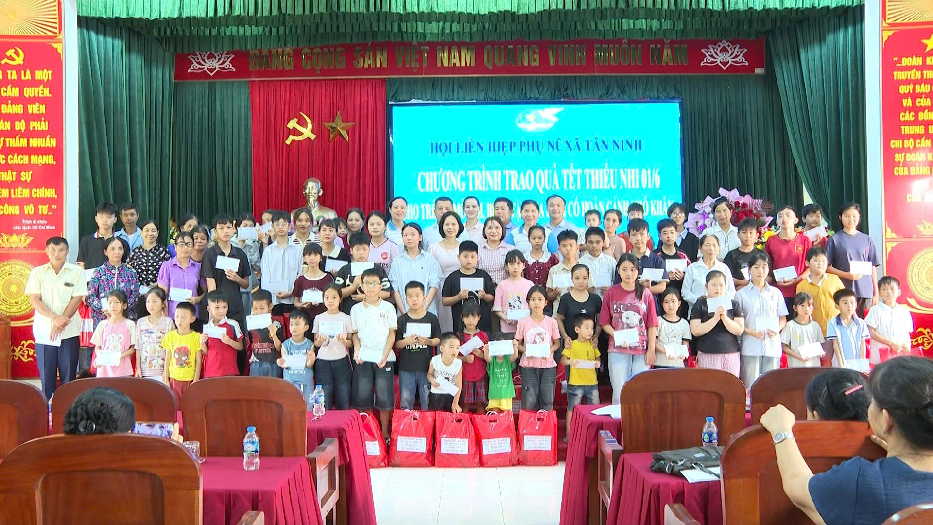 Anh-tin-bai