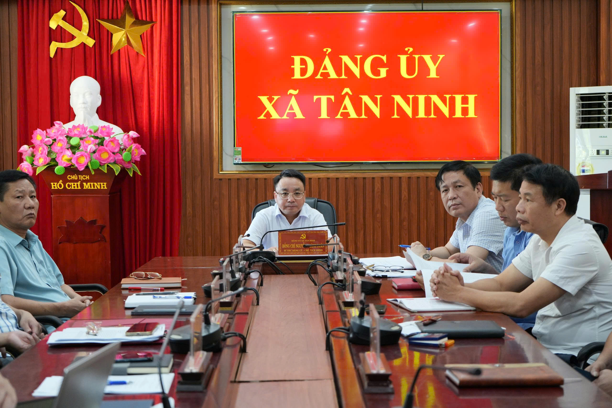 Anh-tin-bai
