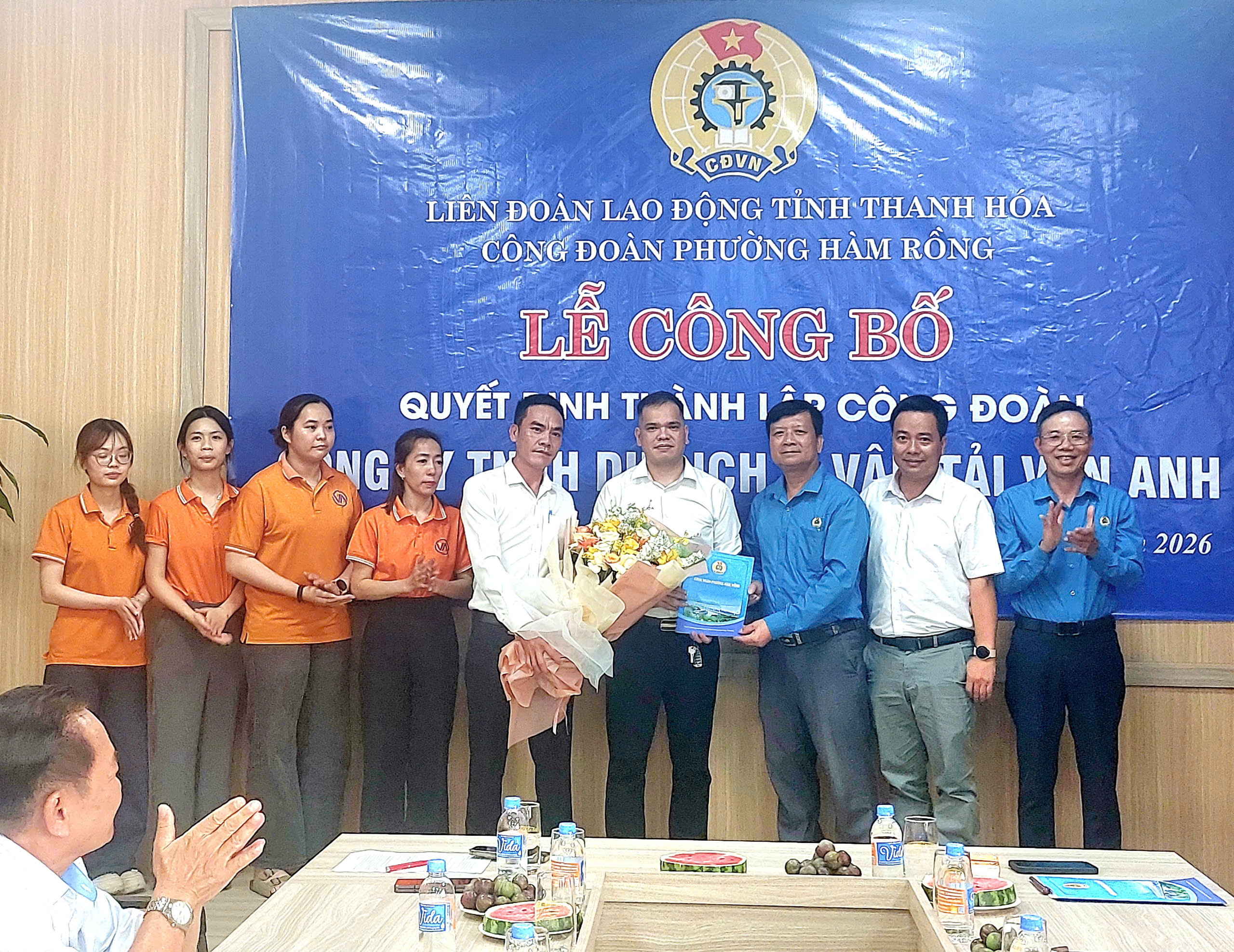 Công bố Quyết định thành lập công đoàn cơ sở Công ty TNHH Du lịch và Vận tải Vân Anh