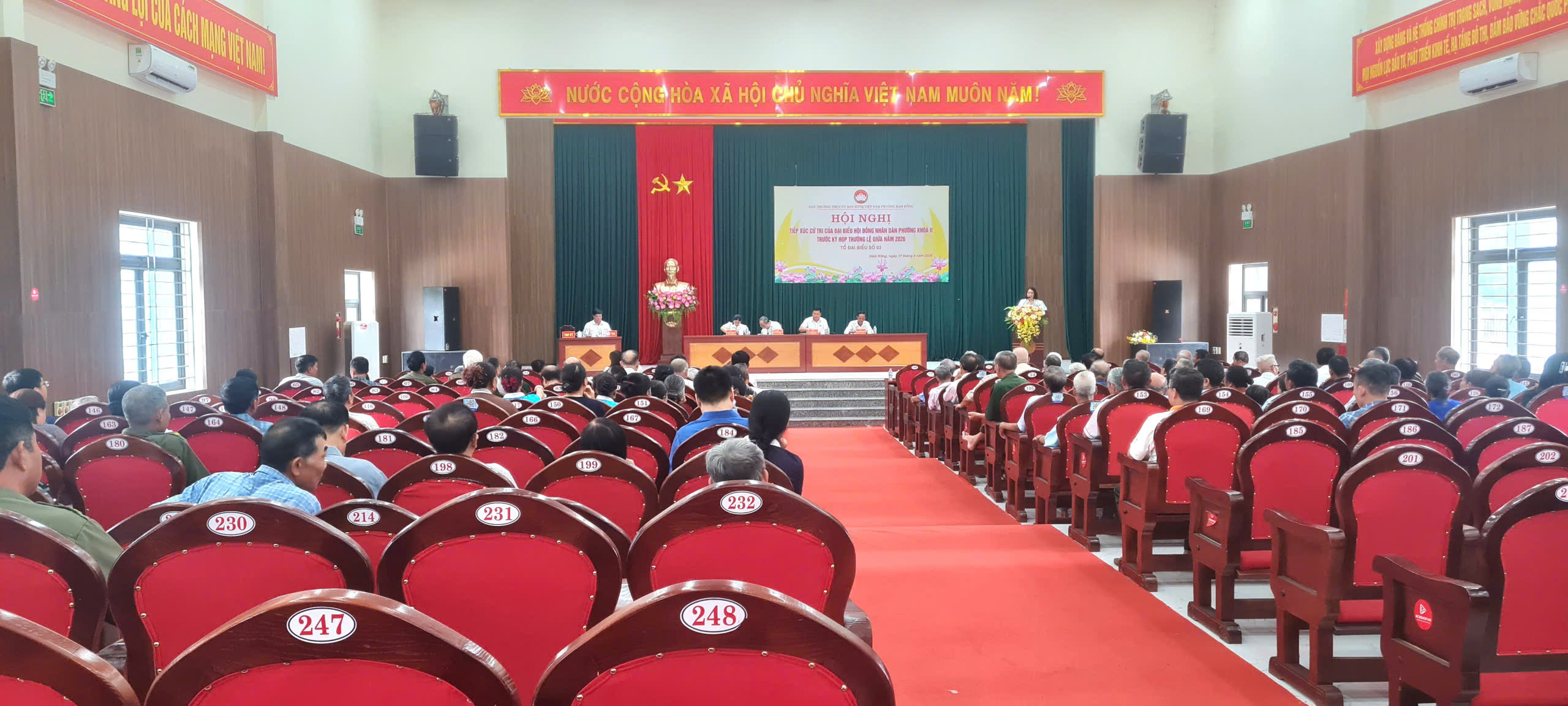 Đại biểu HĐND phường Hàm Rồng tổ số 3 tiếp xúc cử tri trước Kỳ họp thường lệ giữa năm 2026
