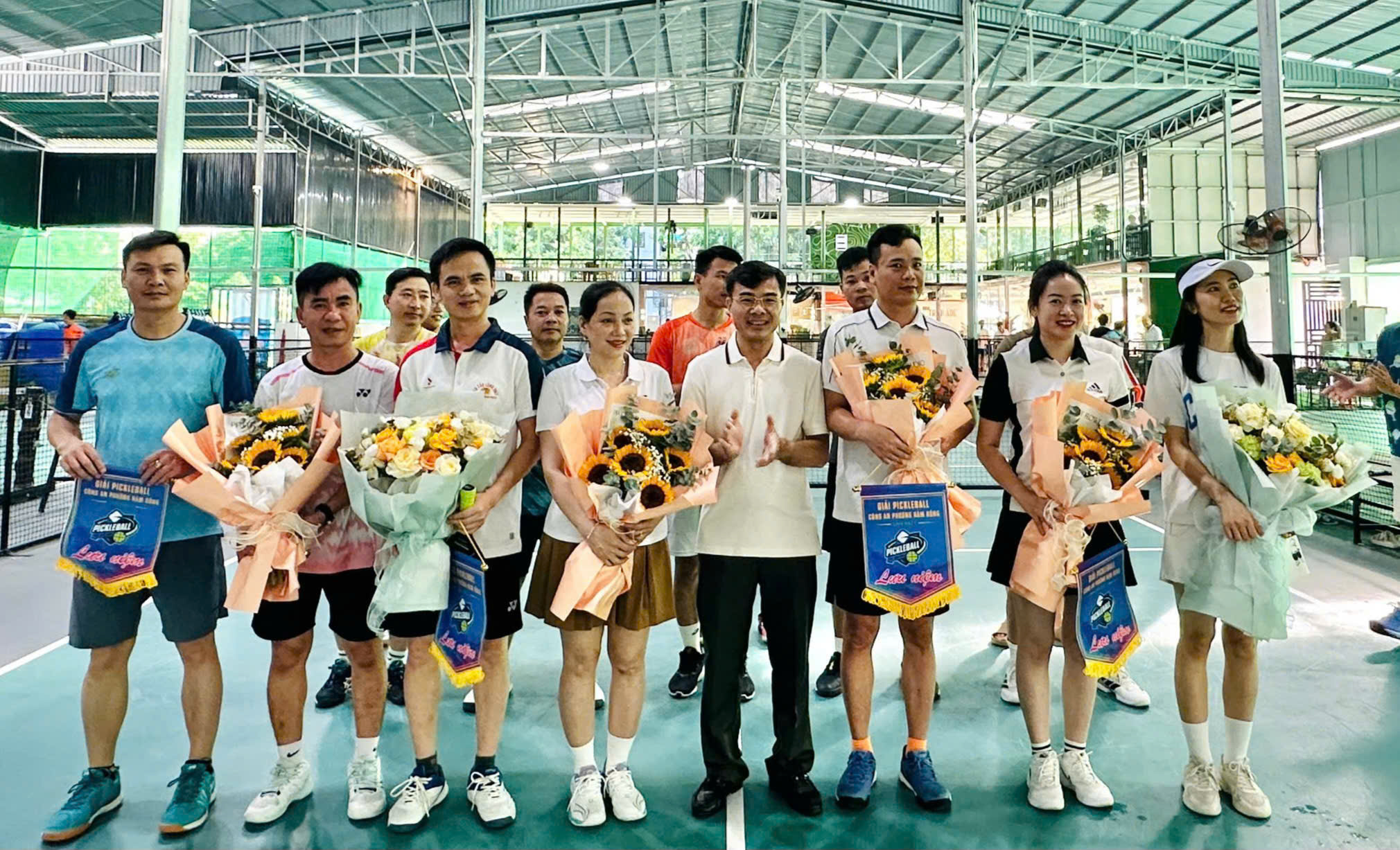 Công an phường Hàm Rồng tổ chức giải Pickleball chào mừng 80 năm Ngày truyền thống Công an Nhân dân