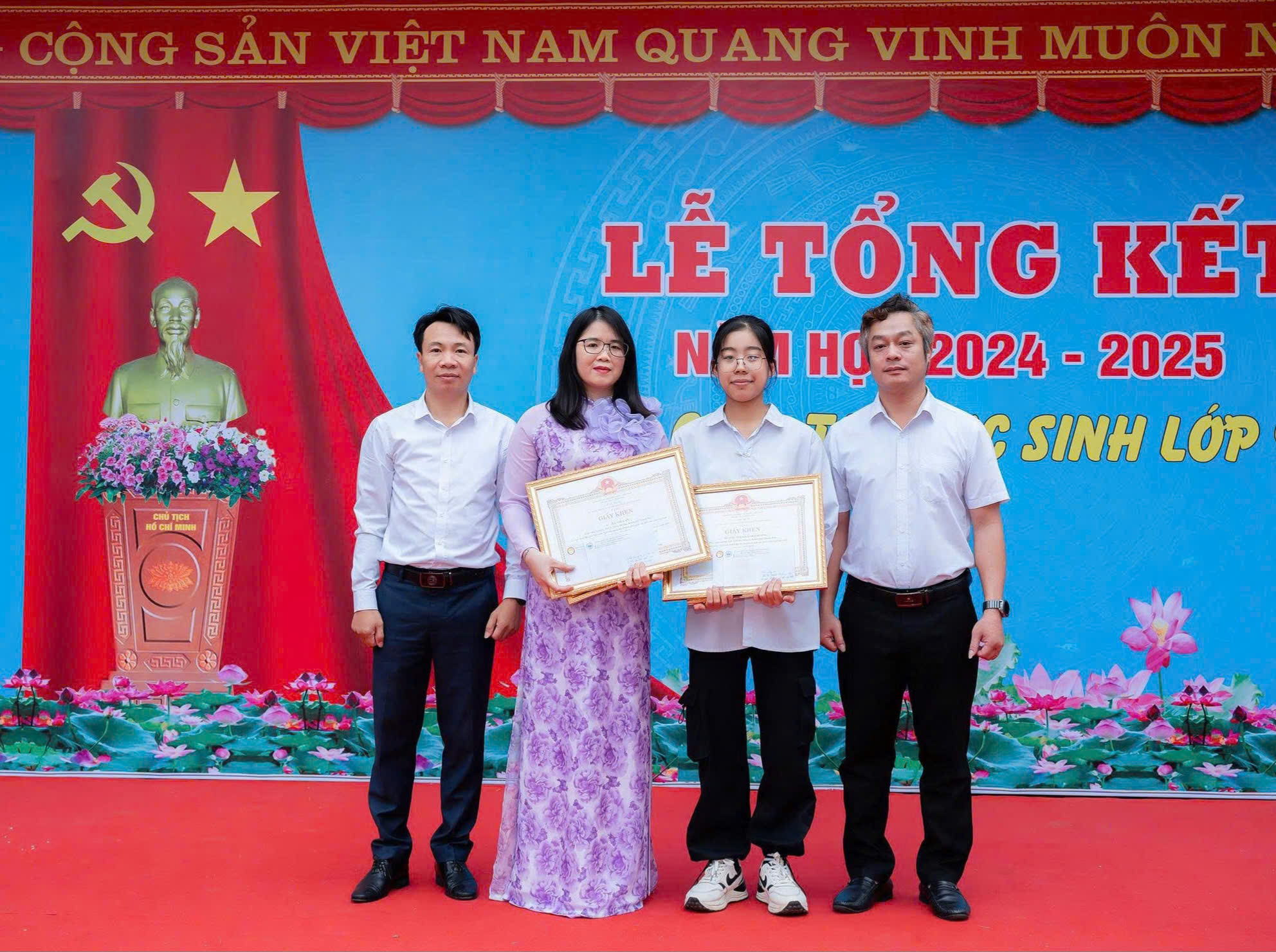 Anh-tin-bai
