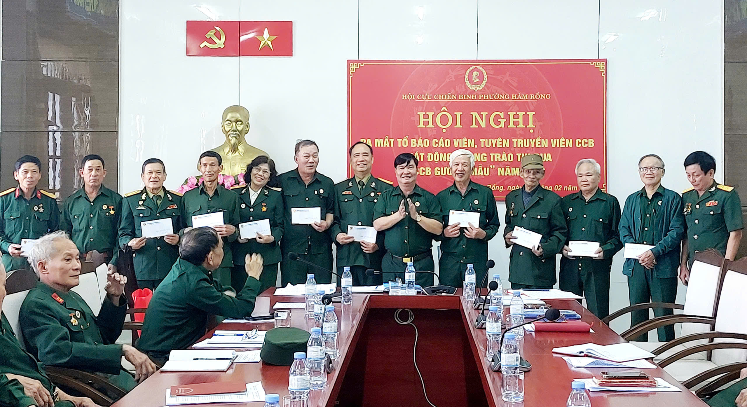 Anh-tin-bai