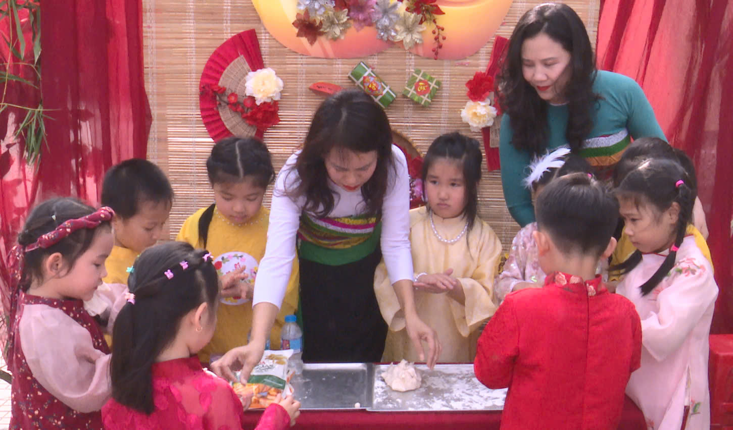 Anh-tin-bai
