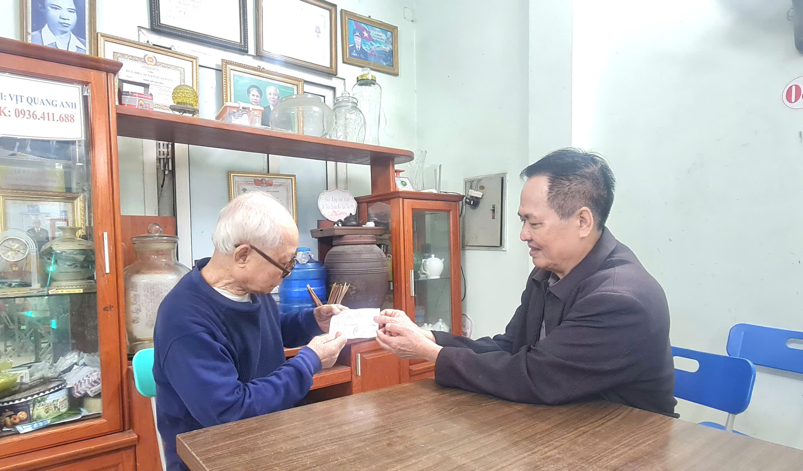Anh-tin-bai