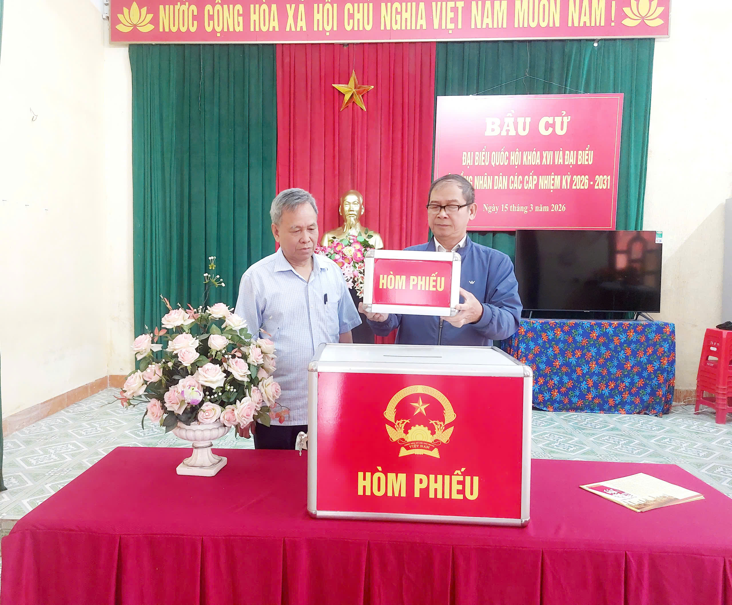 Các điểm bỏ phiếu phường Hàm Rồng sẵn sàng các hòm phiếu cho ngày hội lớn