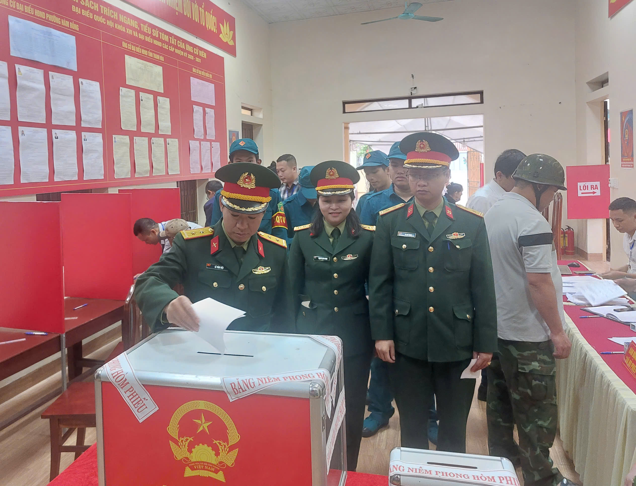 Anh-tin-bai