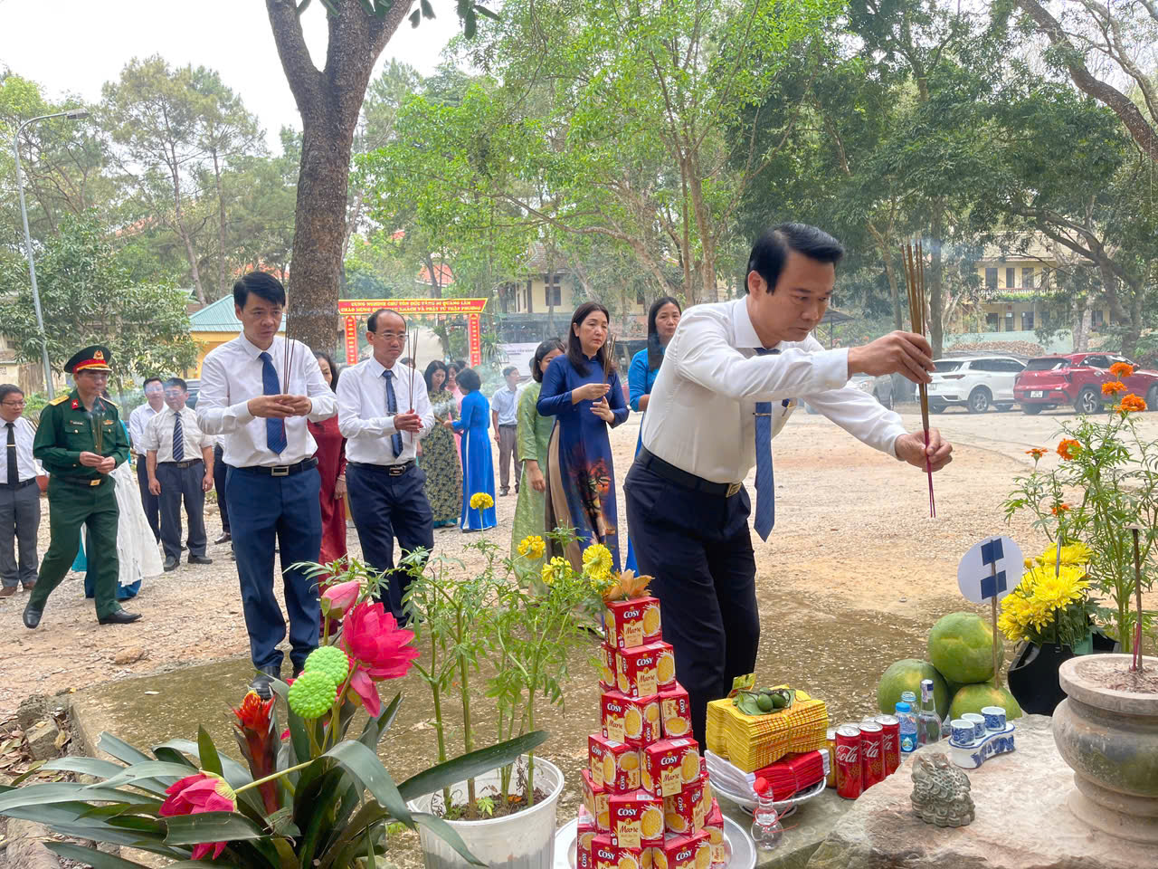 Anh-tin-bai
