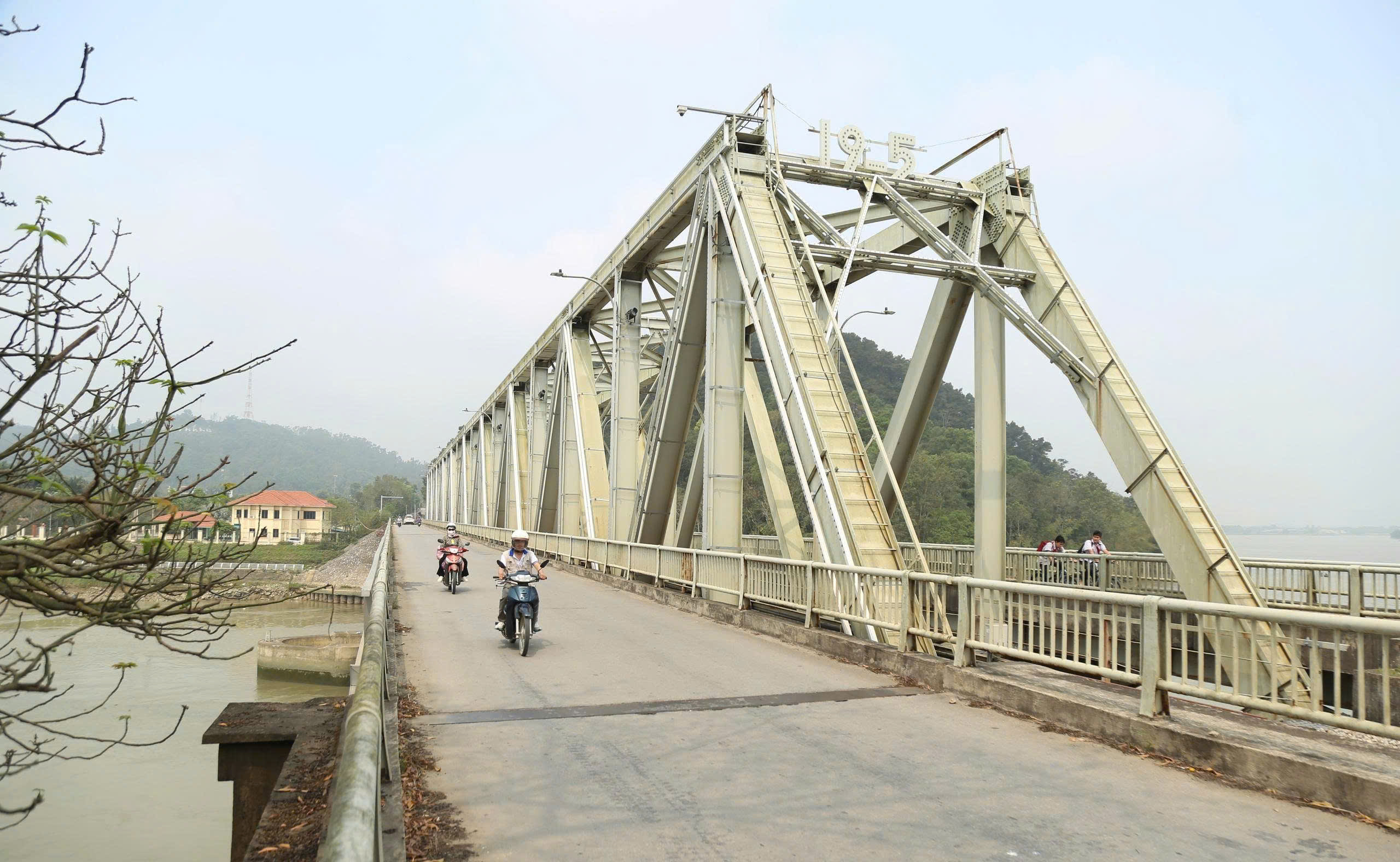 Viết tiếp bài ca ngày mới