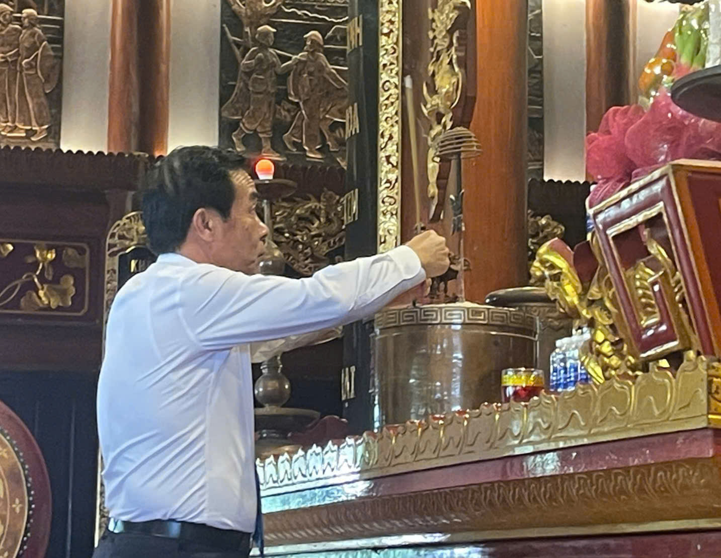 Anh-tin-bai