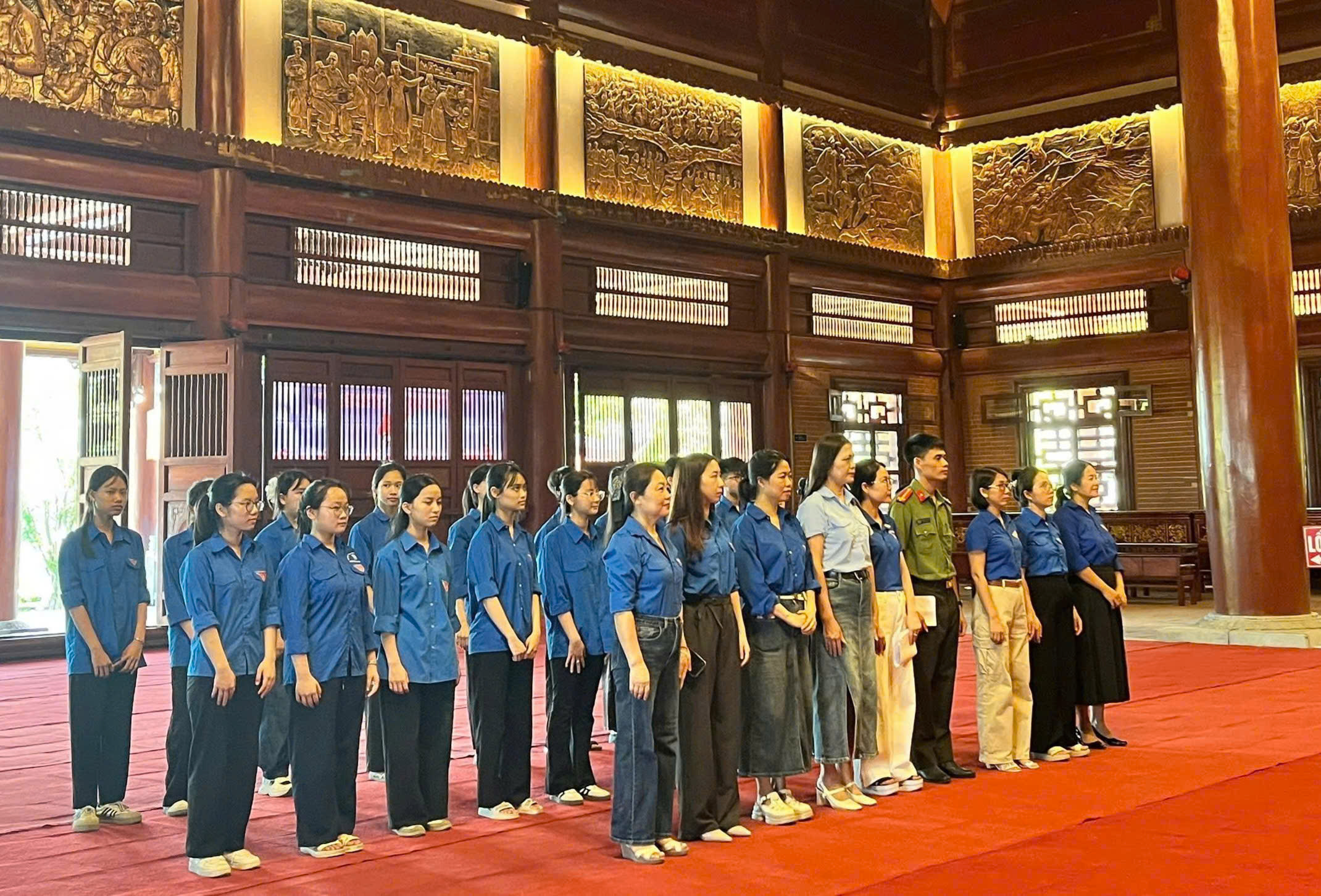 Anh-tin-bai