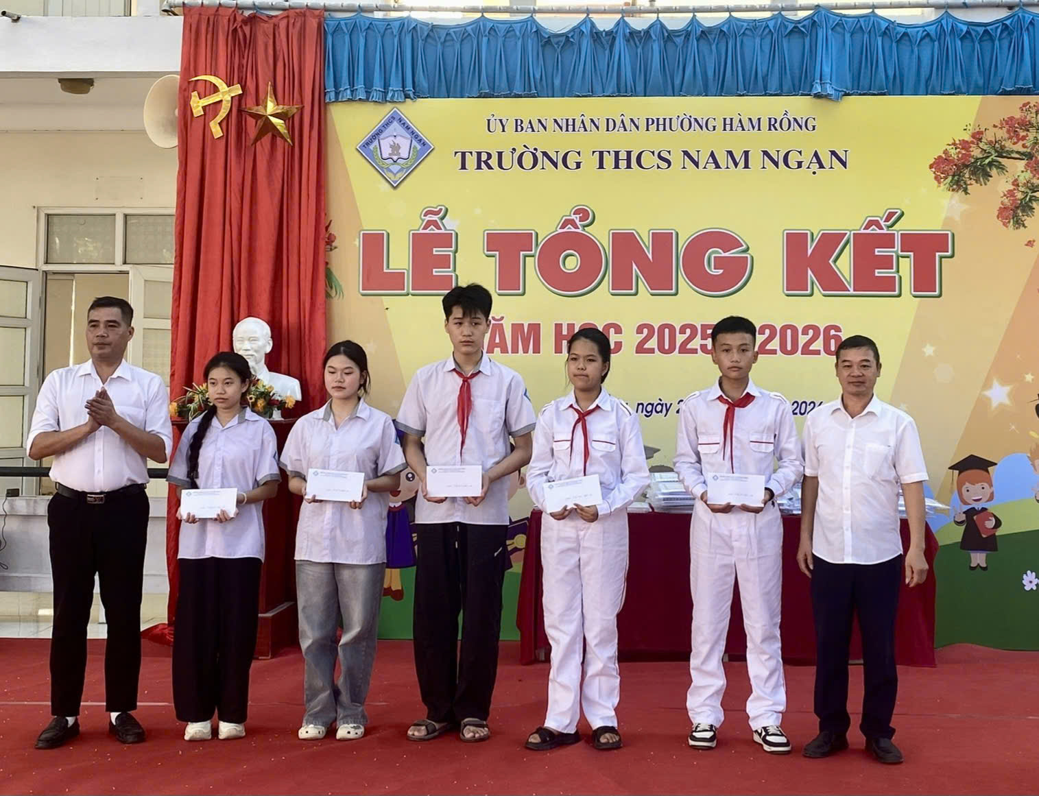 Anh-tin-bai