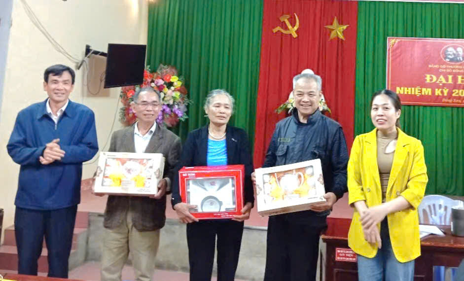 Chi bộ Làng Đông Sơn chú trọng công tác xây dựng Đảng
