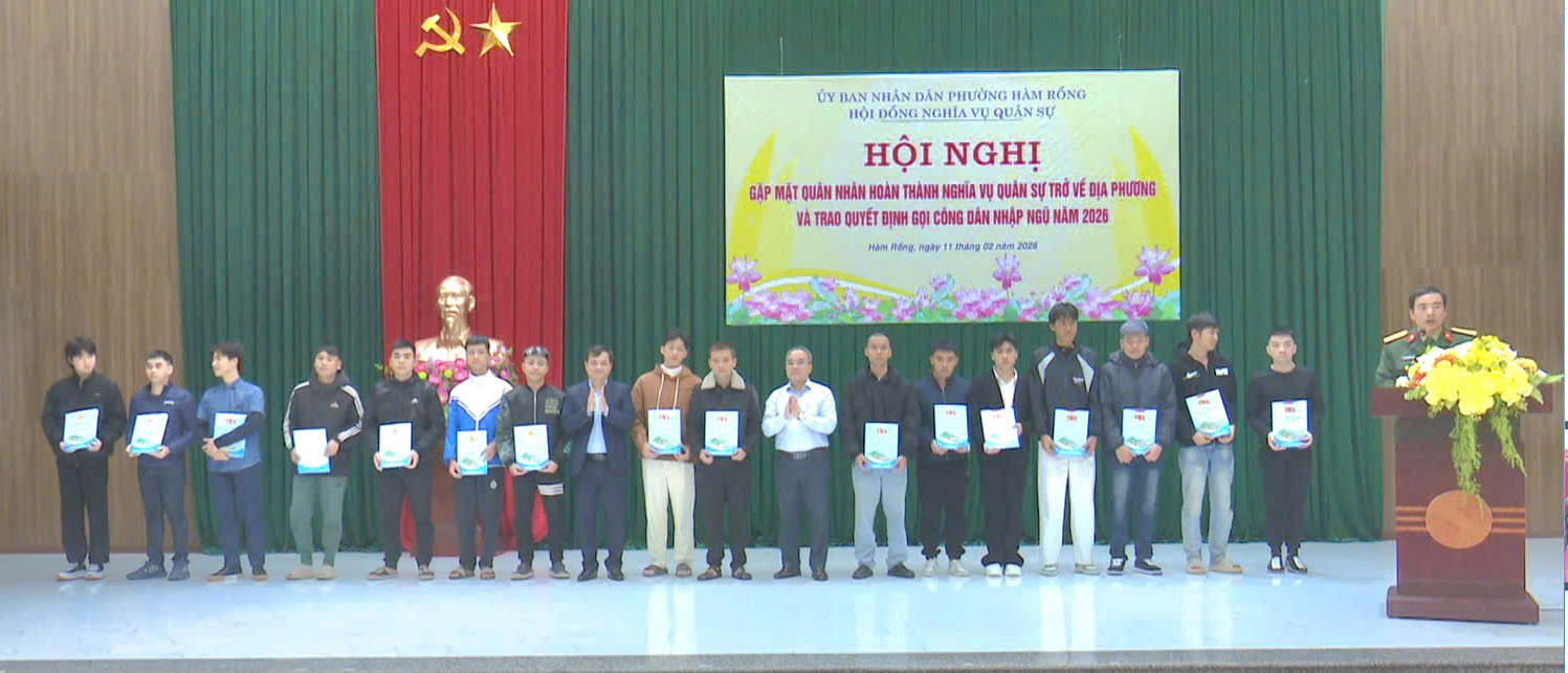 Phường Hàm Rồng gặp mặt quân nhân hoàn thành nghĩa vụ quân sự trở về địa phương và trao quyết định gọi công dân nhập ngũ năm 2026