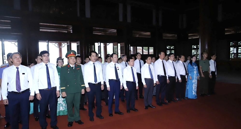 Anh-tin-bai