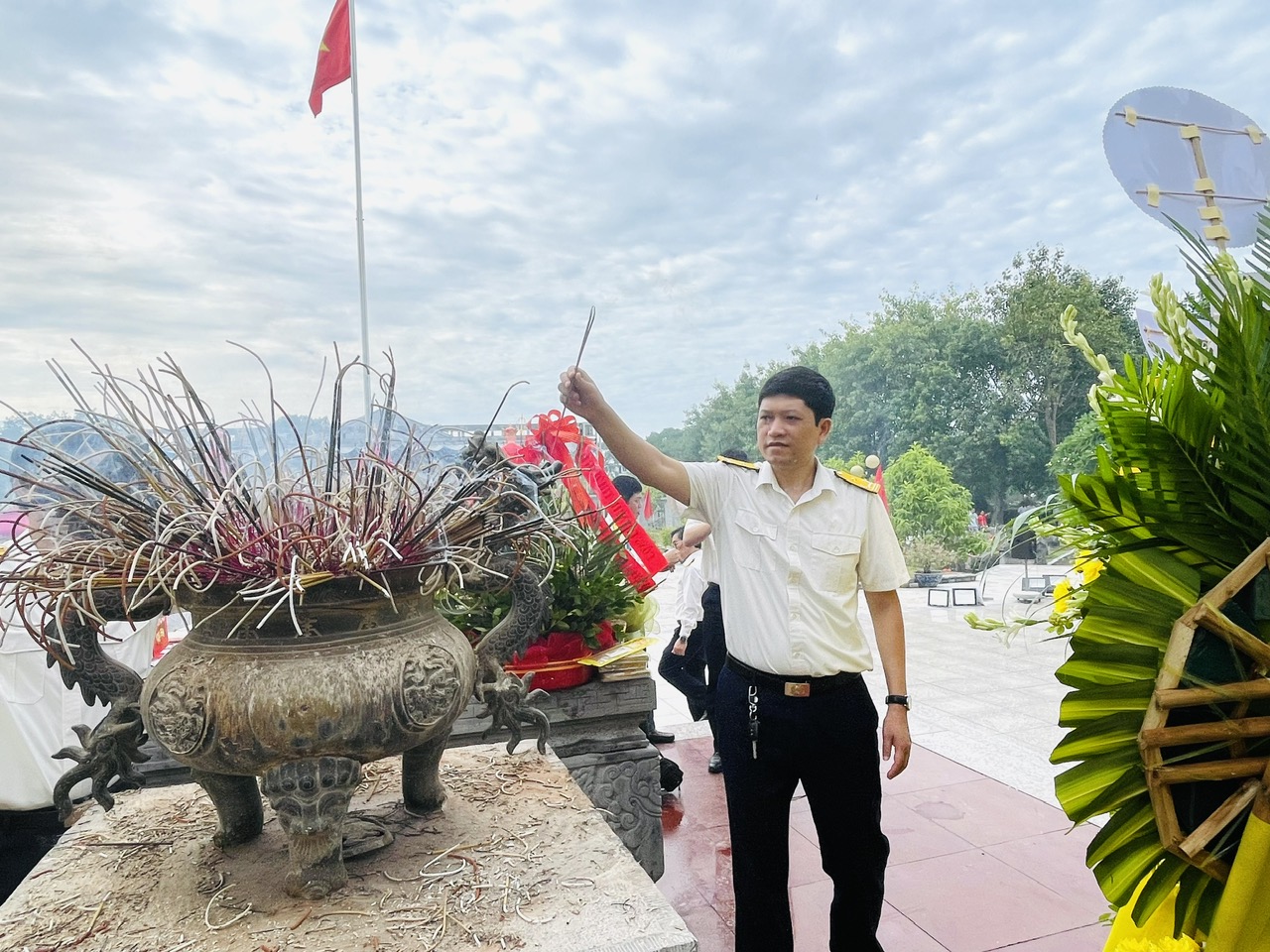 Anh-tin-bai