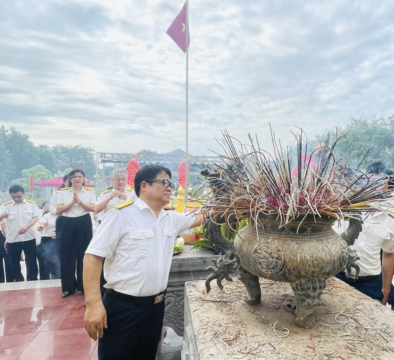 Anh-tin-bai