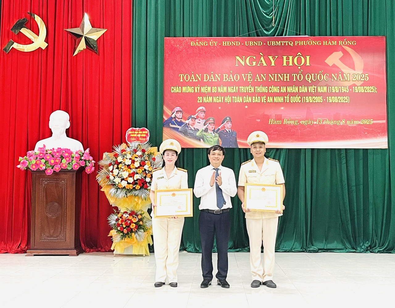 Anh-tin-bai