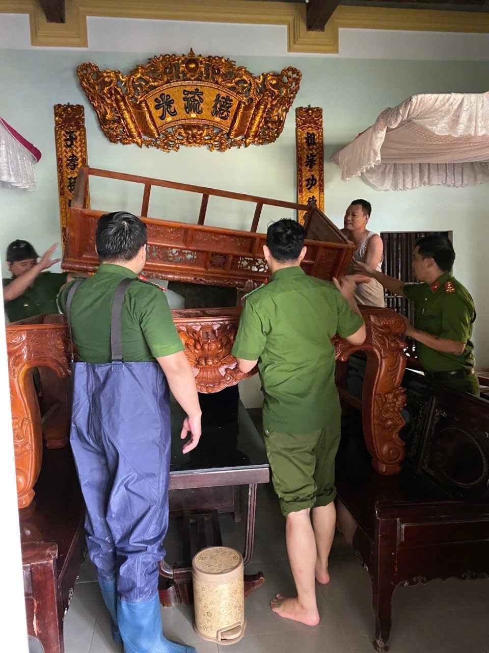 Anh-tin-bai