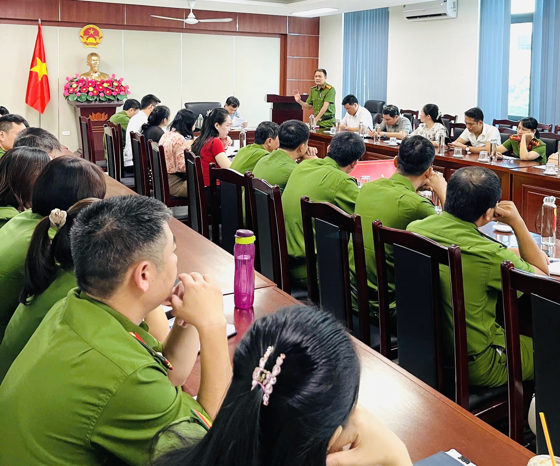 Anh-tin-bai