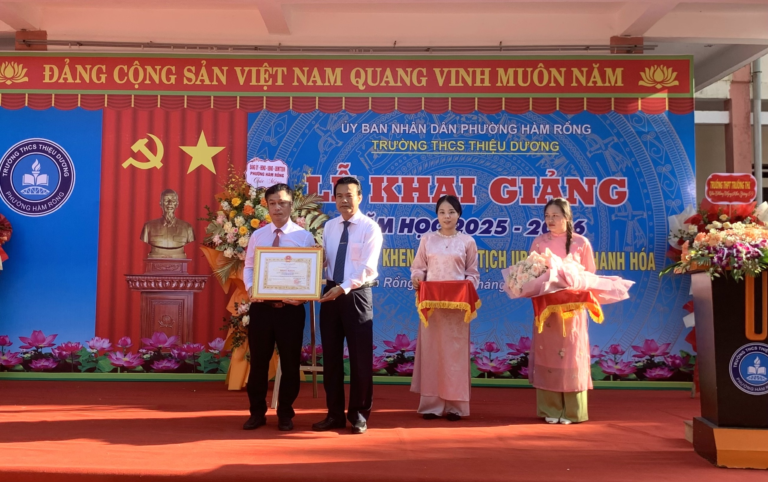 Anh-tin-bai