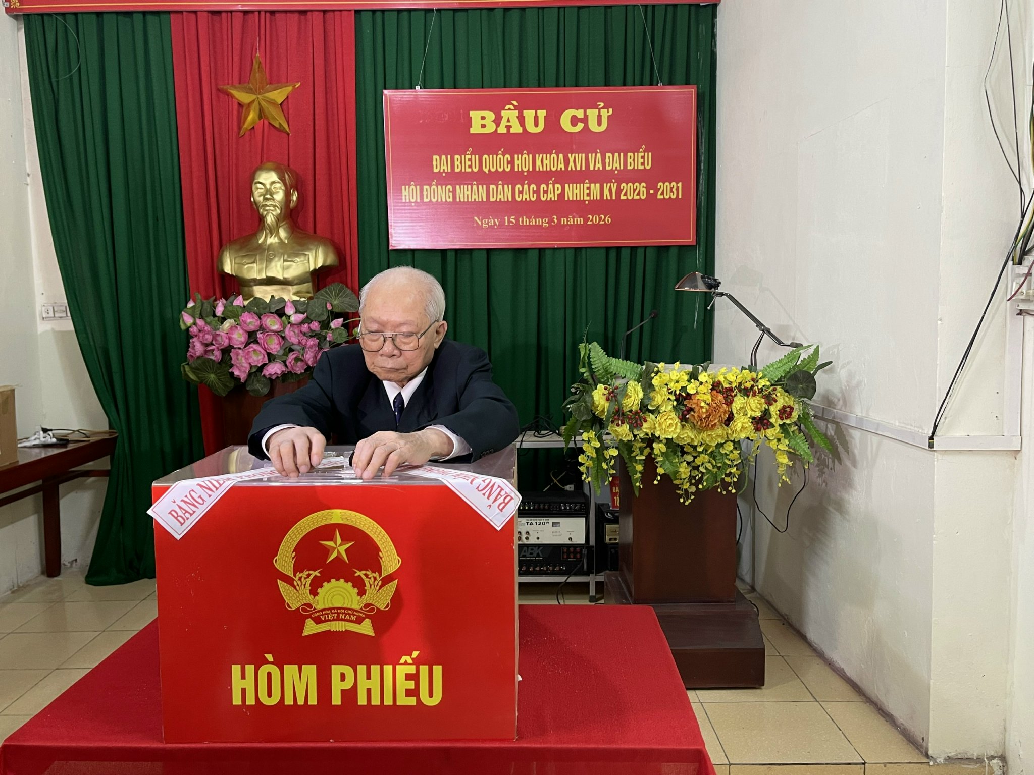 Anh-tin-bai