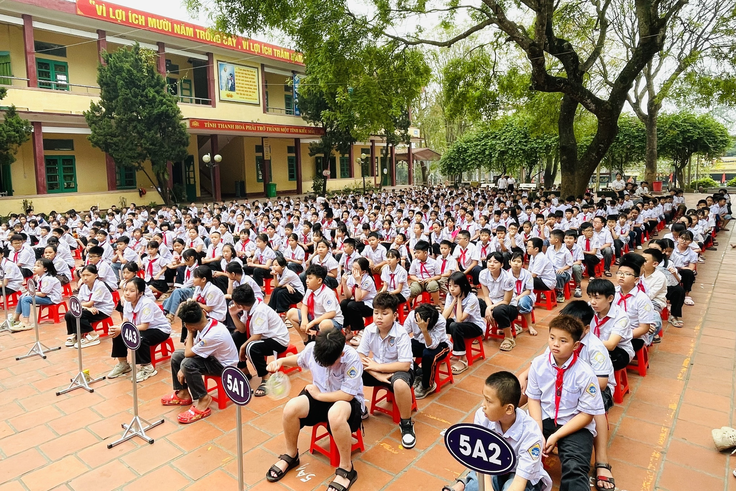 Anh-tin-bai