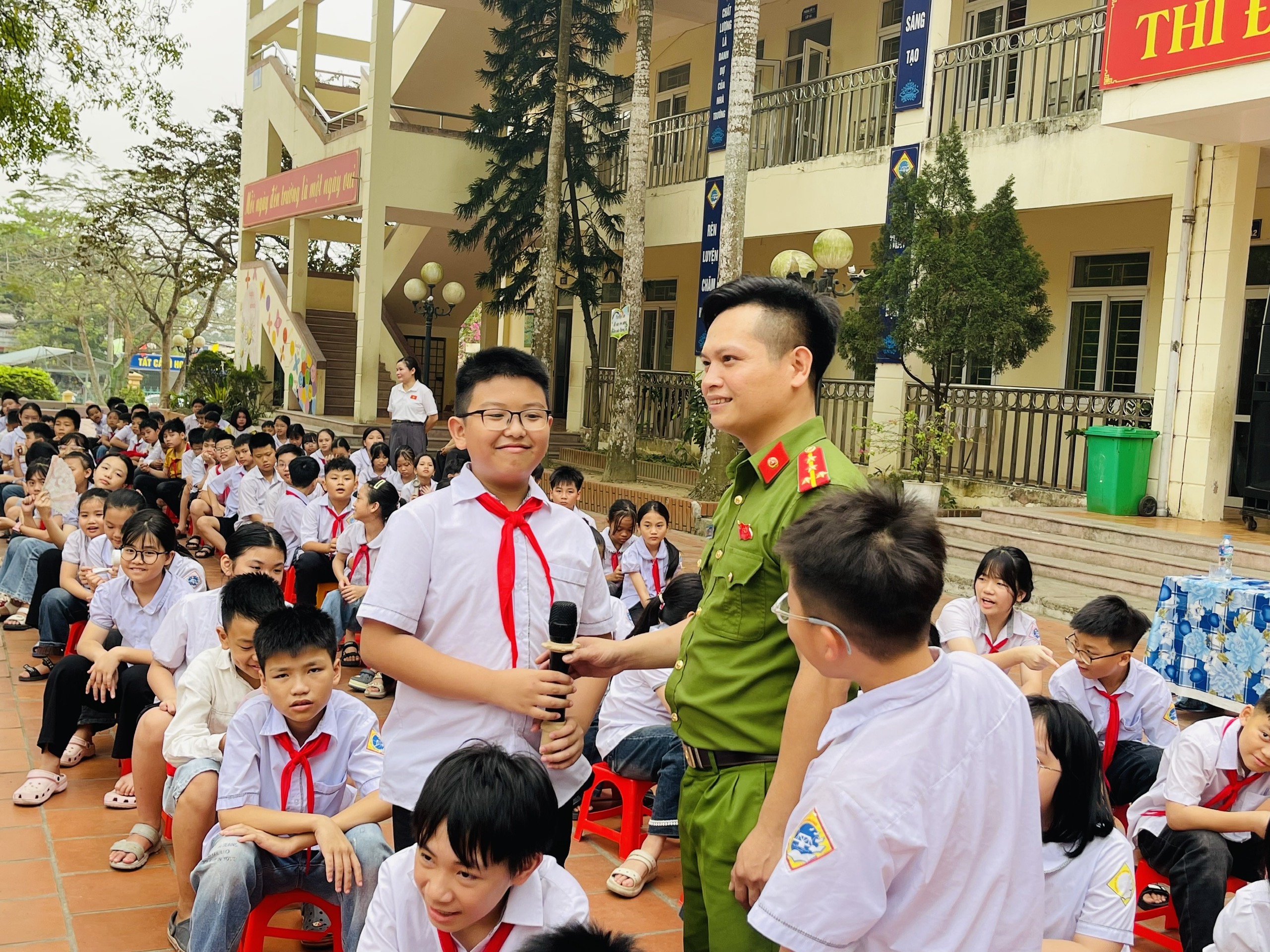Anh-tin-bai
