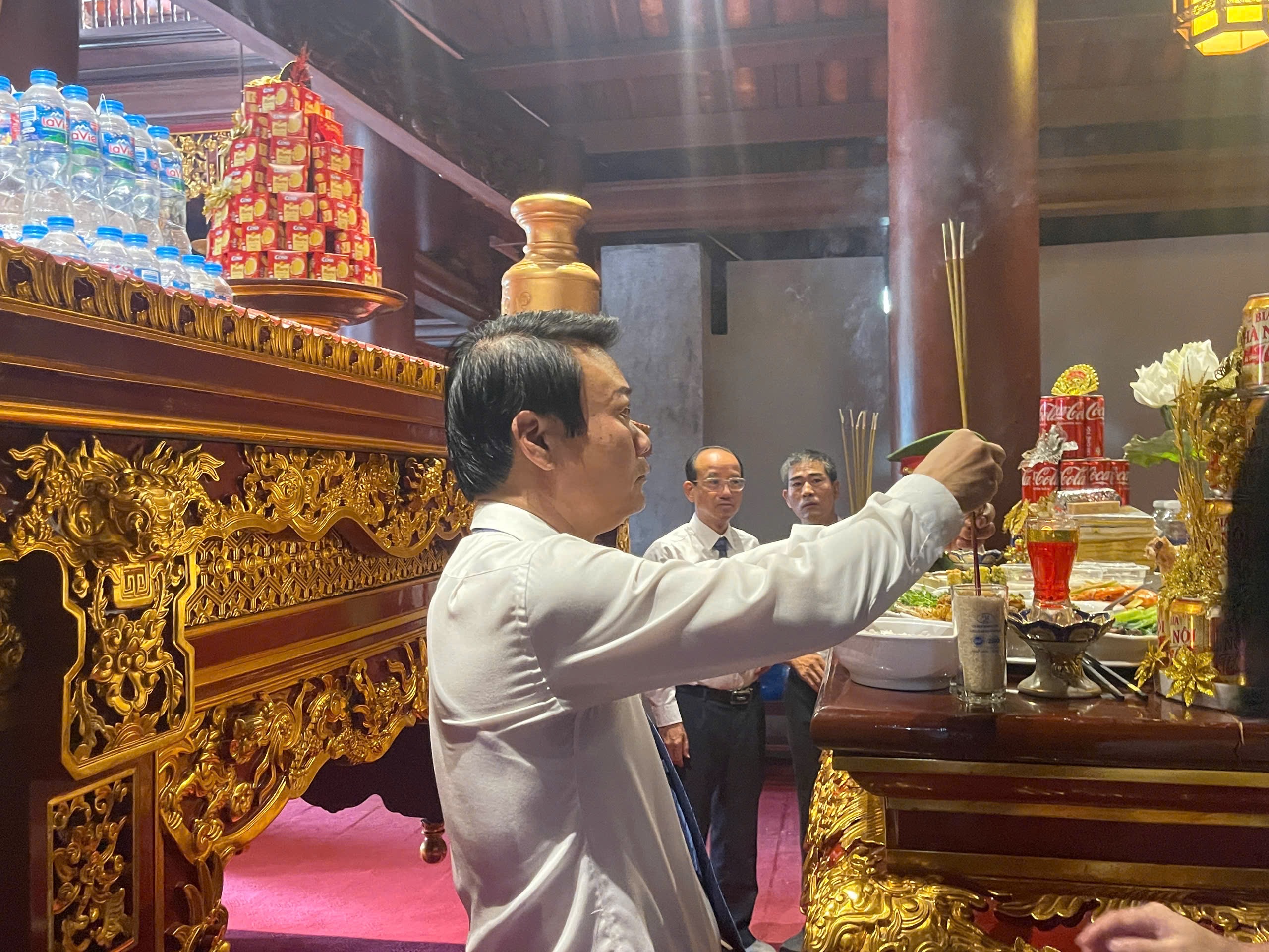 Anh-tin-bai