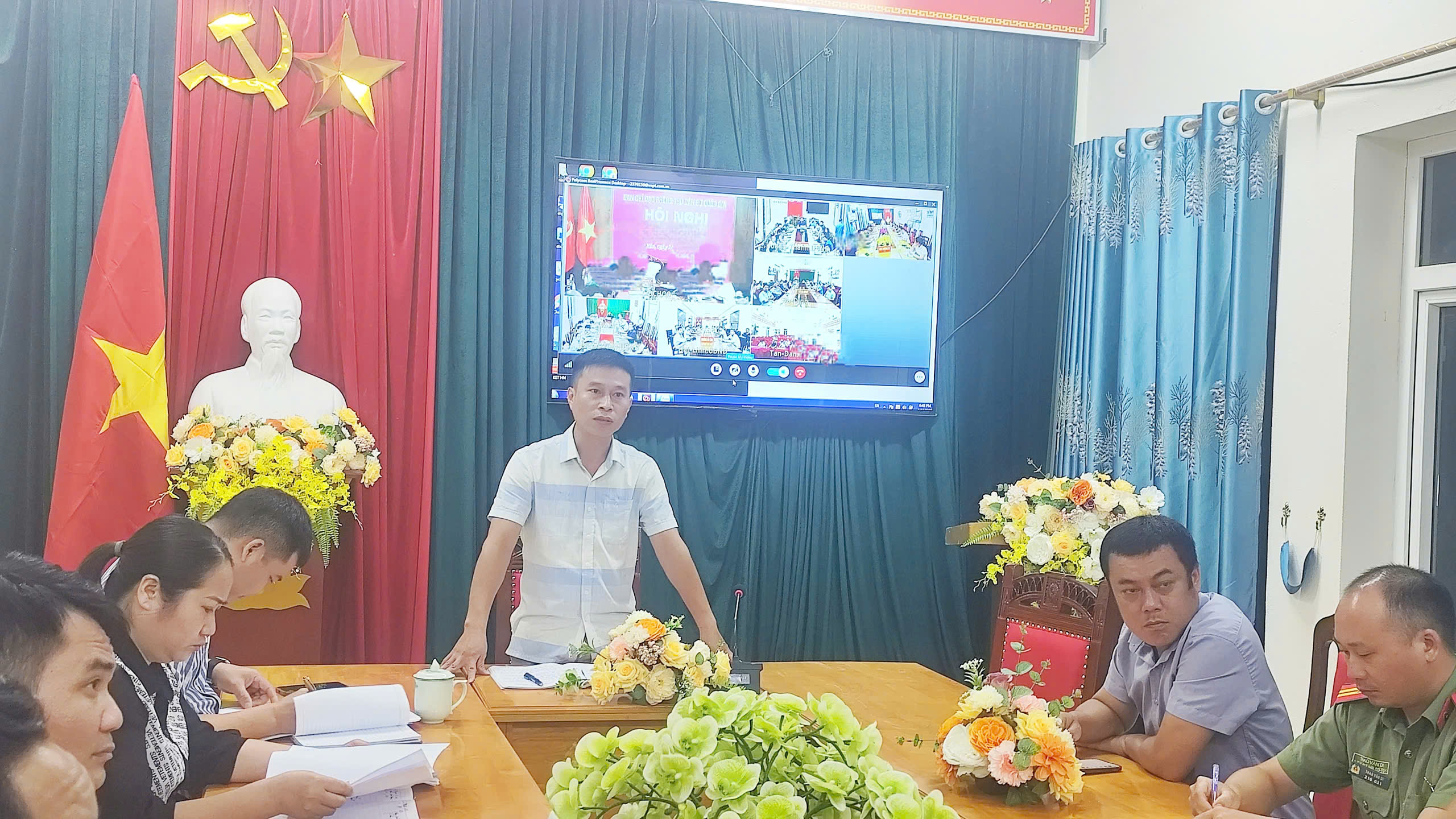 Anh-tin-bai
