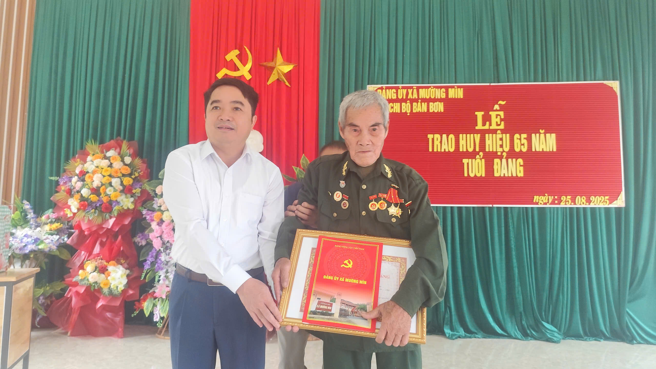 Anh-tin-bai