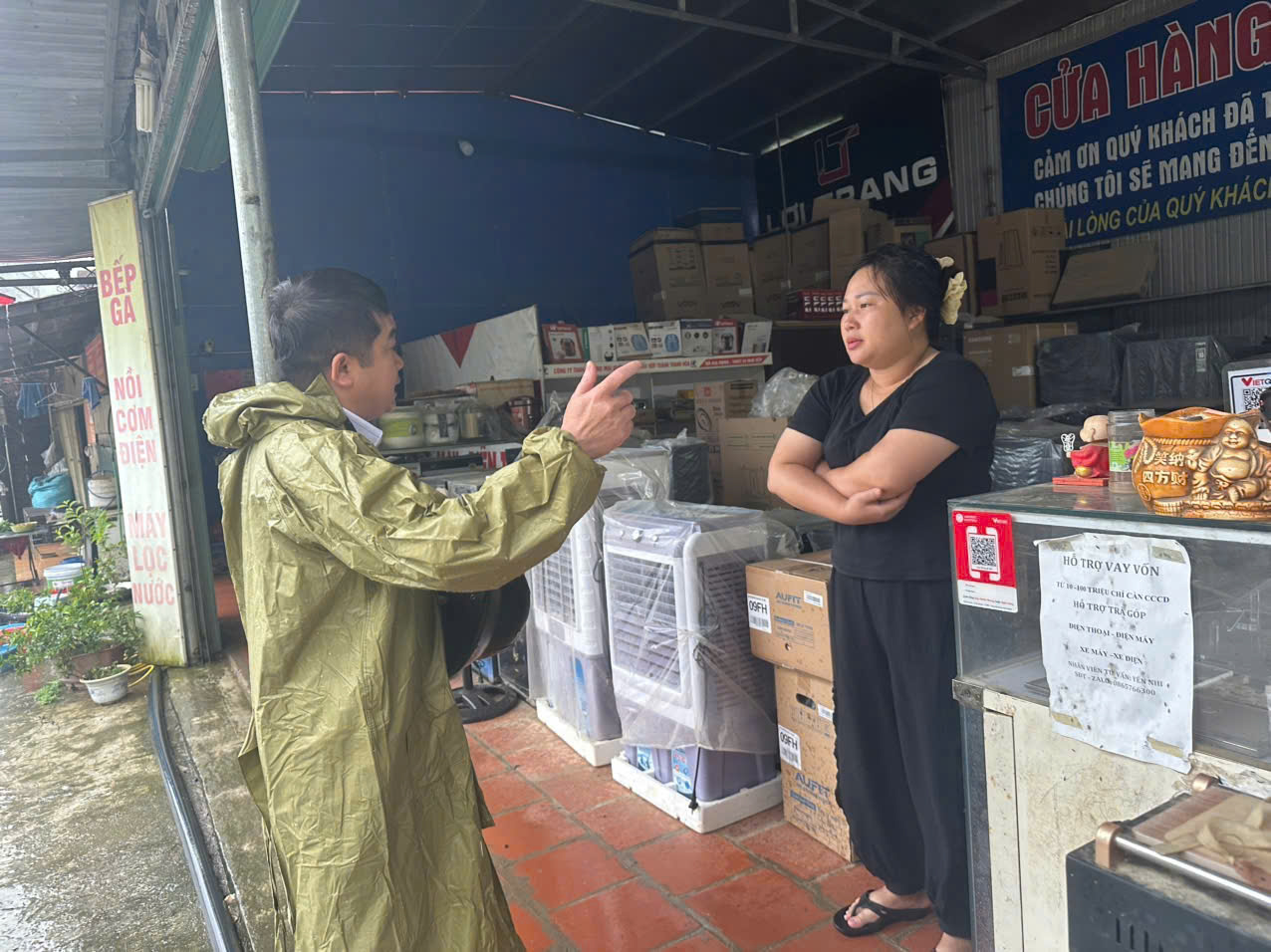 BÍ THƯ ĐẢNG ỦY XÃ MƯỜNG MÌN TRỰC TIẾP CHỈ ĐẠO CHỐNG BÃO