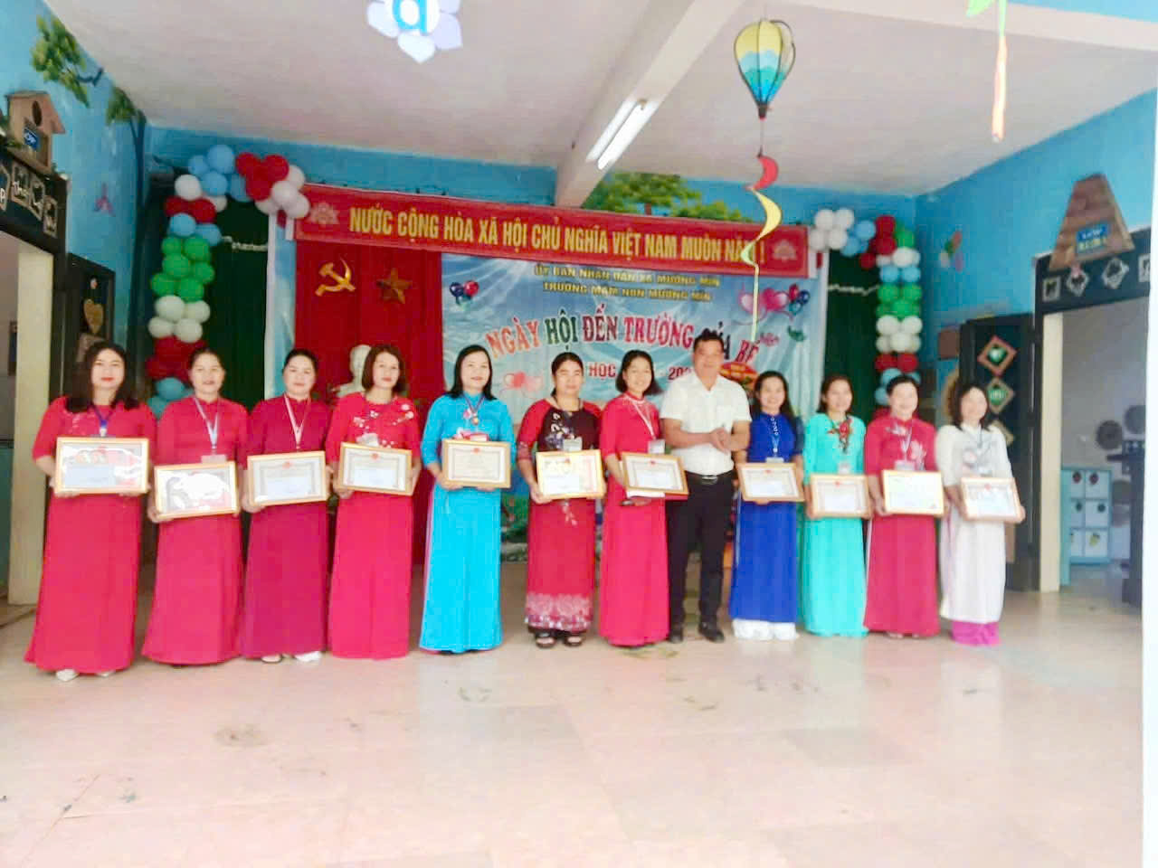 Anh-tin-bai