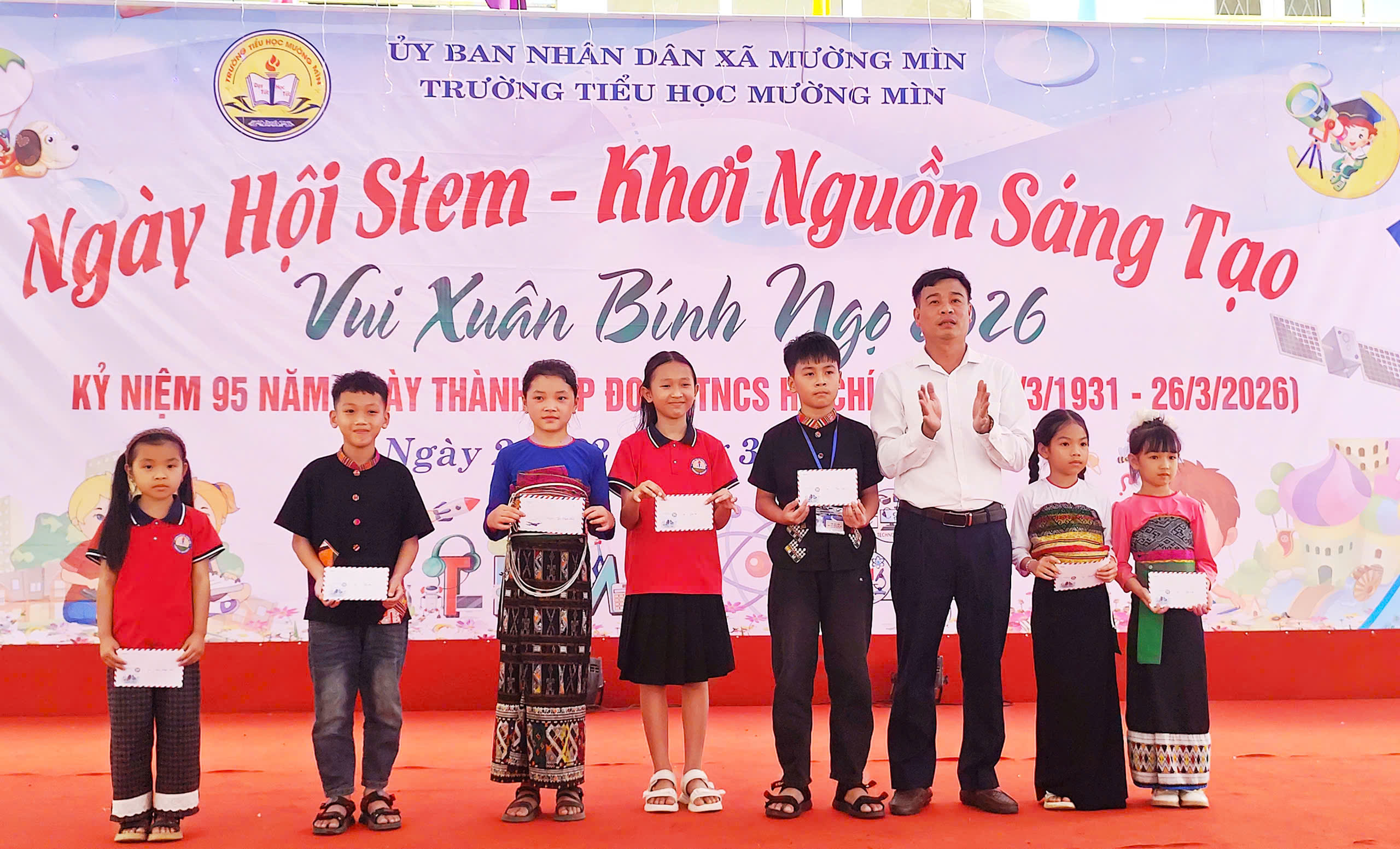 Anh-tin-bai