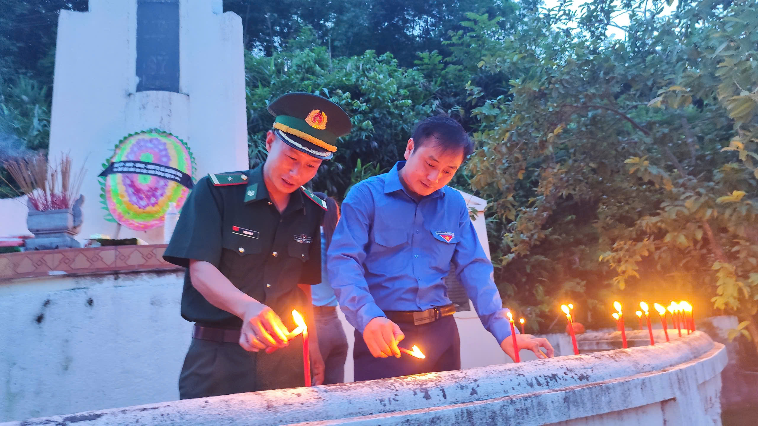 Anh-tin-bai