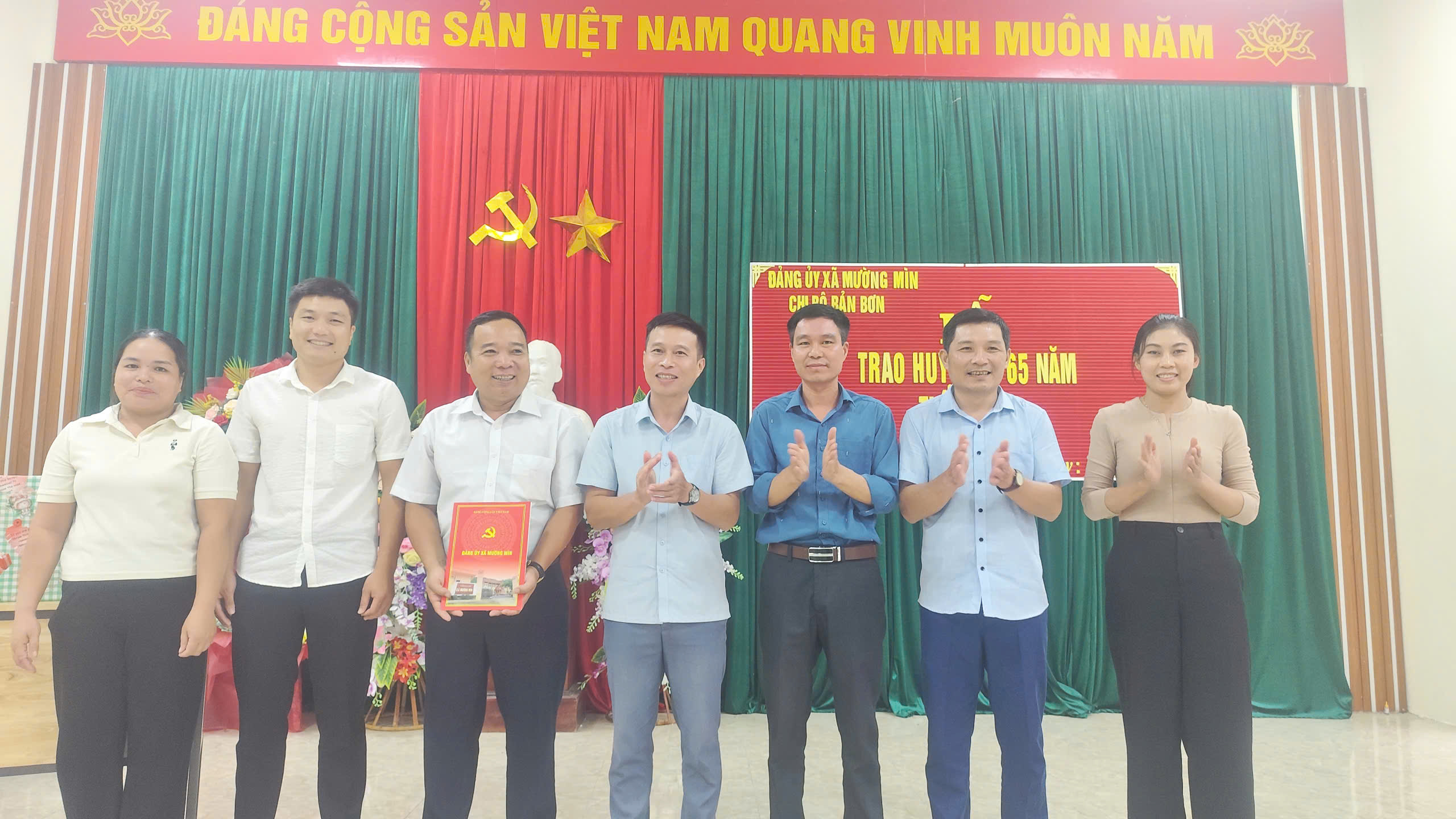 Anh-tin-bai