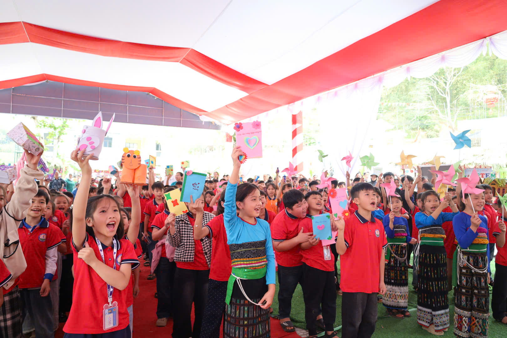 Trường Tiểu học Mường Mìn tưng bừng tổ chức “Ngày hội STEM và Hoạt động trải nghiệm Hội chợ xuân Bính Ngọ 2026”